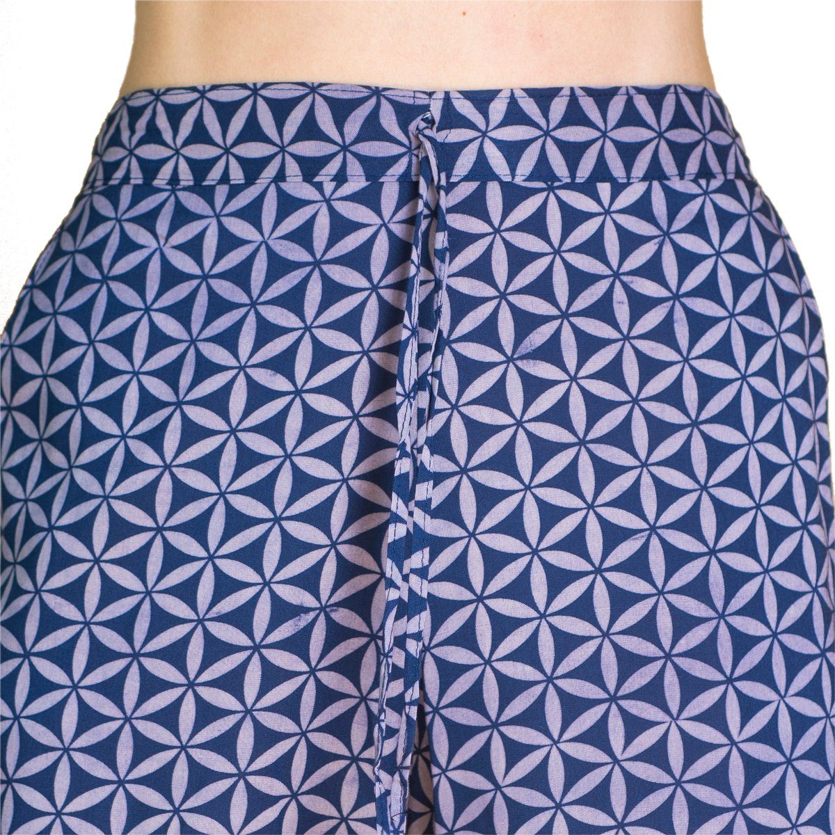 PANASIAM Stoffhose Relaxed pants Gummibund bequeme style 100 geometric %Baumwolle mit Damenhose Freizeithose aus hinten Relaxhose blau Taschen Lebensblume Chillhose