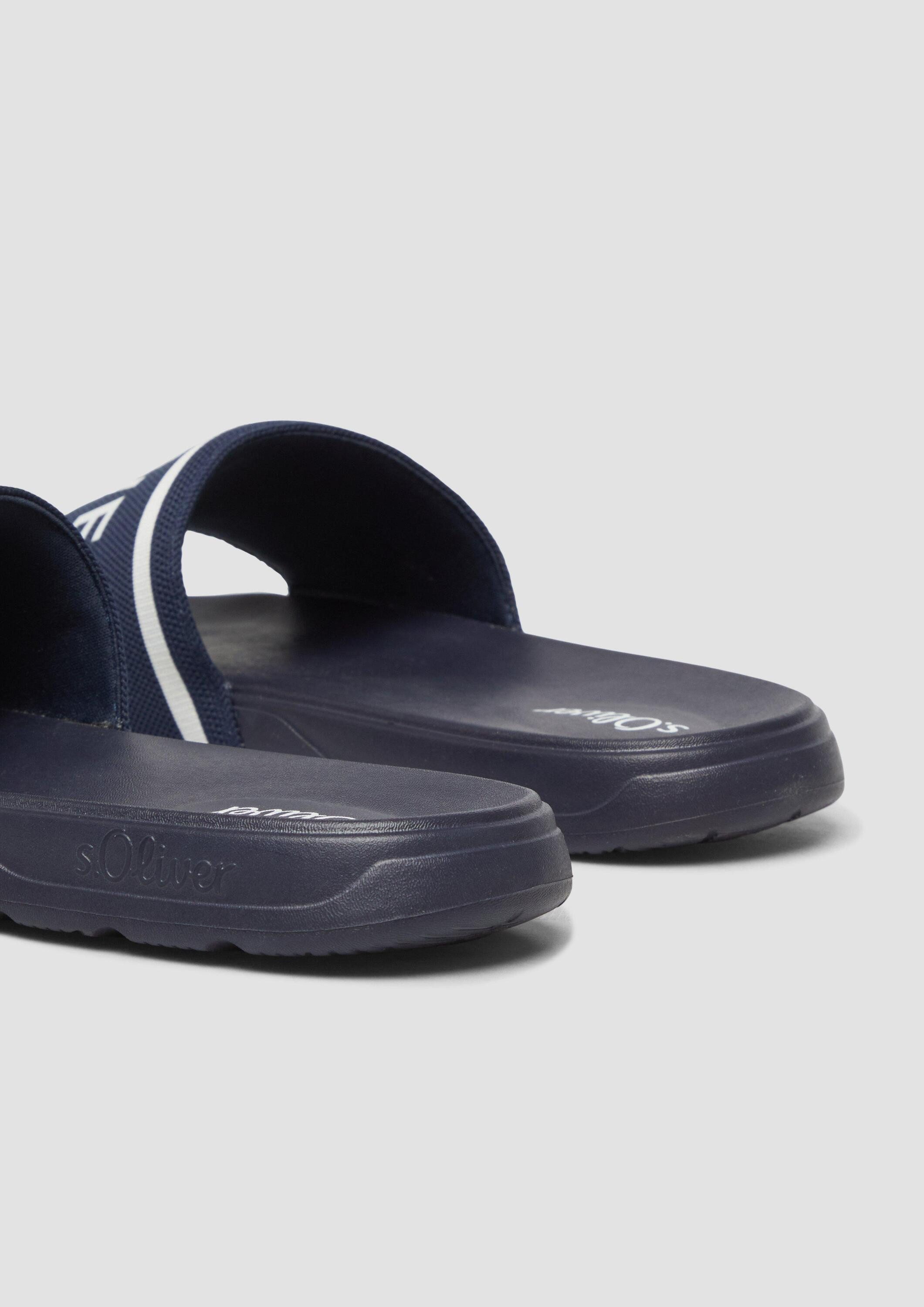 s.Oliver Pantoletten Slipper Pantoletten mit Logo und Kontrast-Details