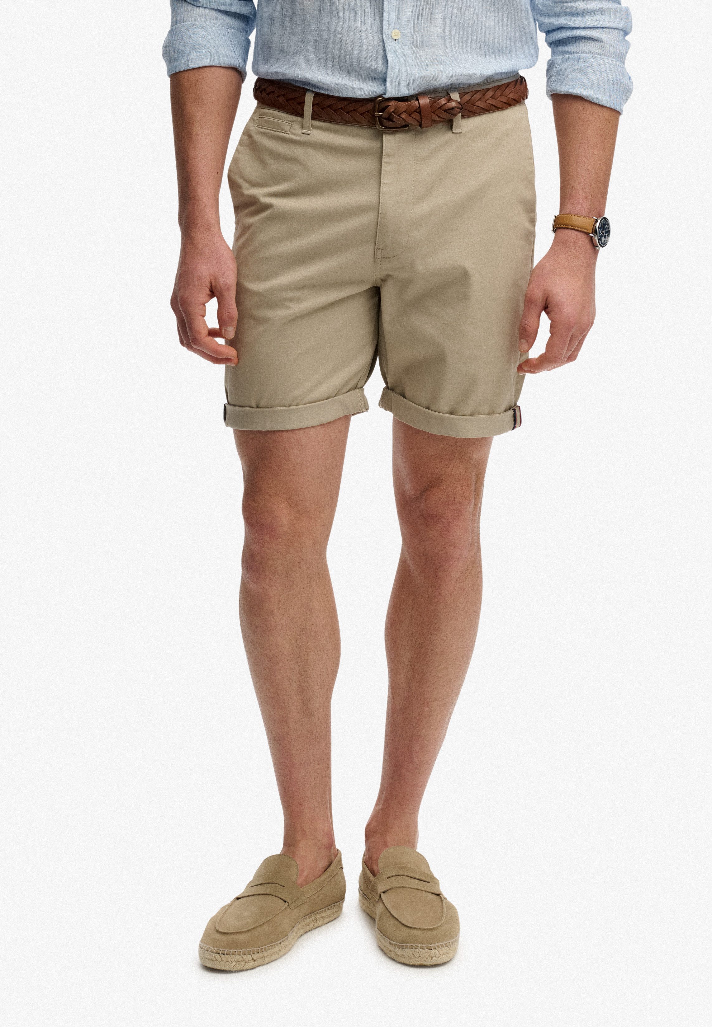 Superdry Chinoshorts PREMIUM REGULAR CHINO SHORT aus Baumwollmischung mit Elasthan, Relaxed Fit, unifarben, knielang