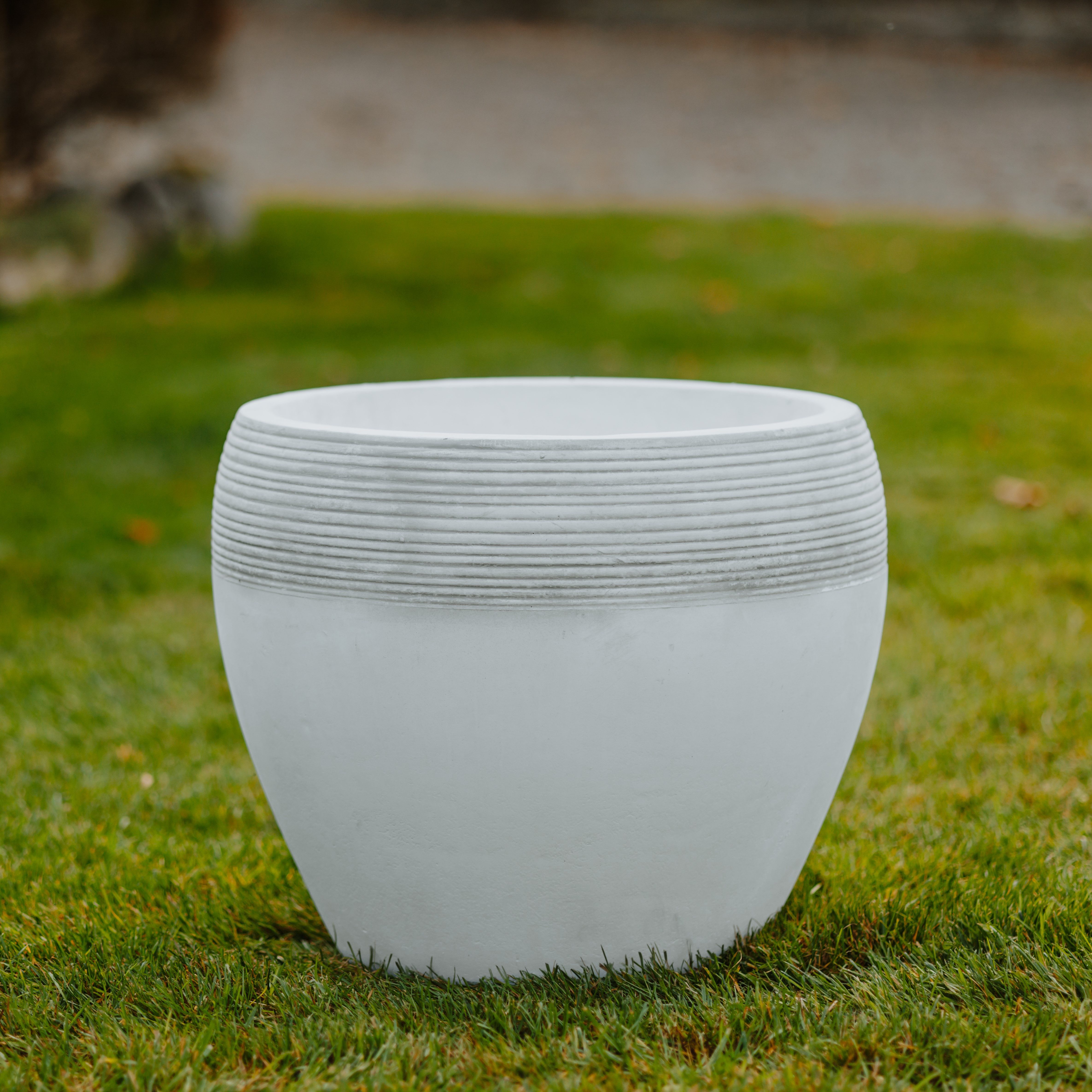 gartendekoparadies.de Pflanzkübel Blumentopf mit Relief, Pflanzgefäß, H. 40 cm, Ø 48 cm, 60 Liter, 60 kg, Frostsicher