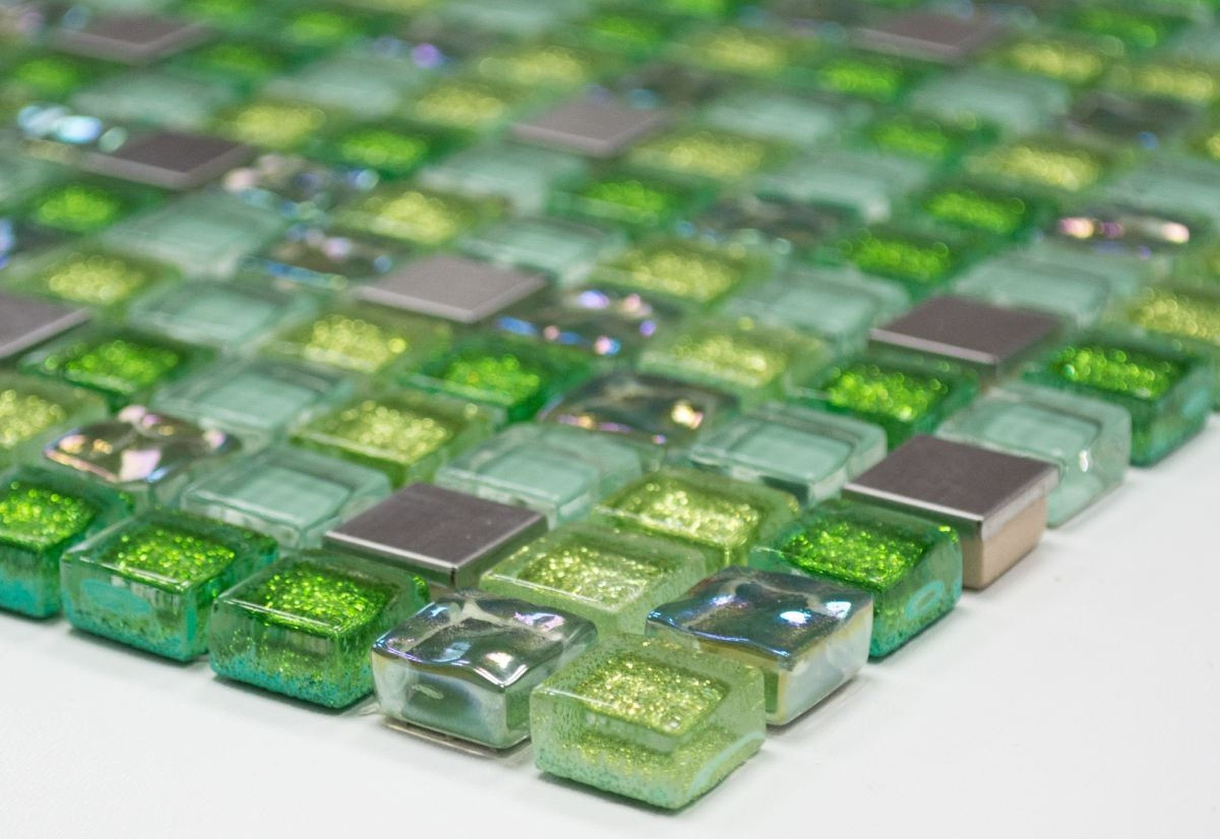 Edelstahl Mosani lime silber Mosaikfliese Mosaikfliesen grün Glasmosaik