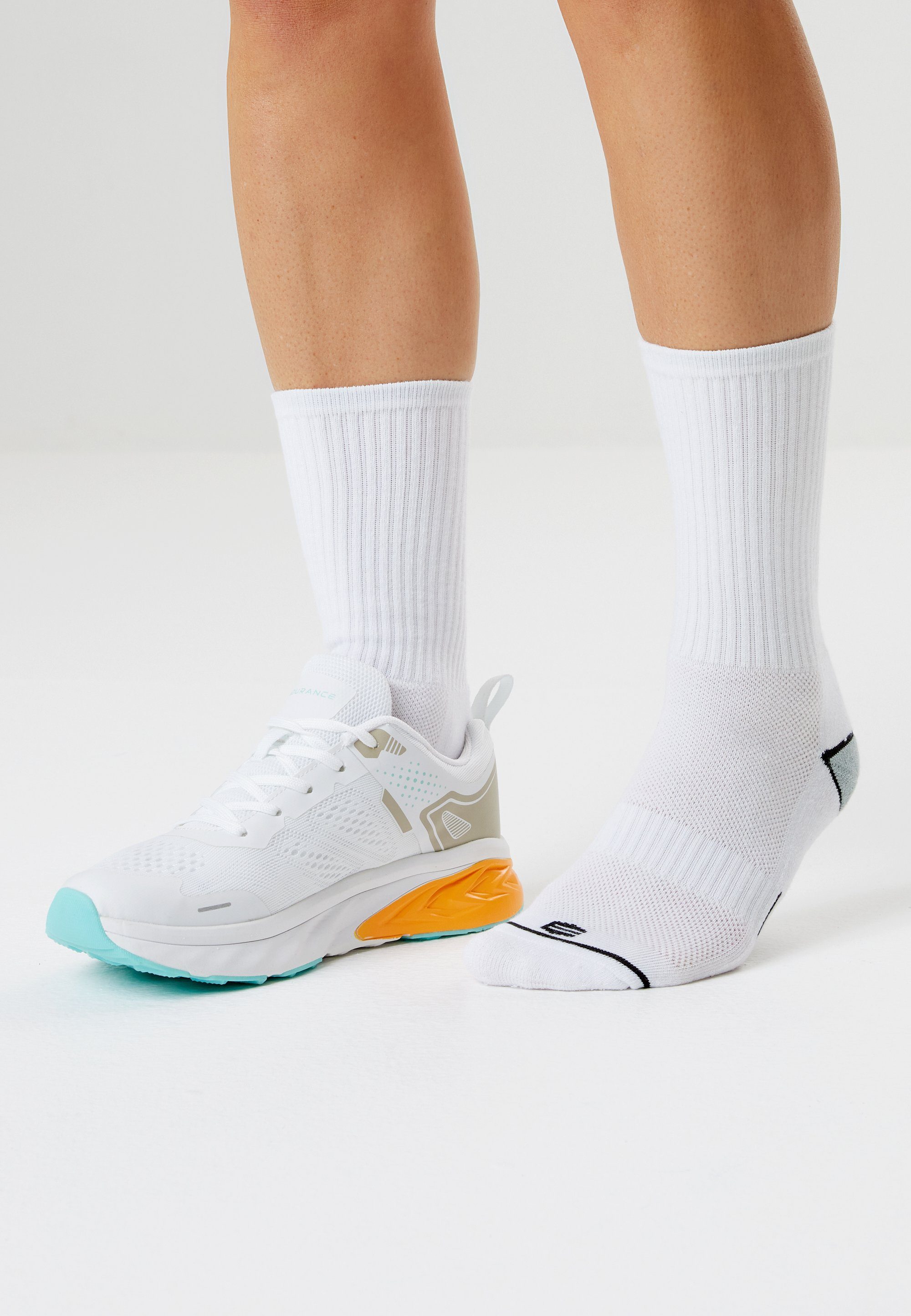 ENDURANCE in weiß (8-Paar) Hoope Socken atmungsaktiver Qualität