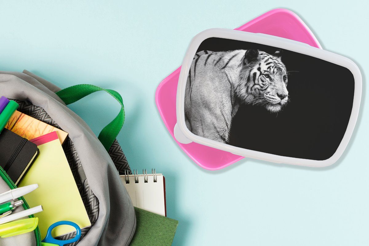 Lunchbox Kunststoff, auf für eines Snackbox, weißen Kinder, rosa (2-tlg), Studioaufnahme Mädchen, Brotbox Hintergrund, Brotdose schwarzem Erwachsene, Kunststoff MuchoWow Tigers