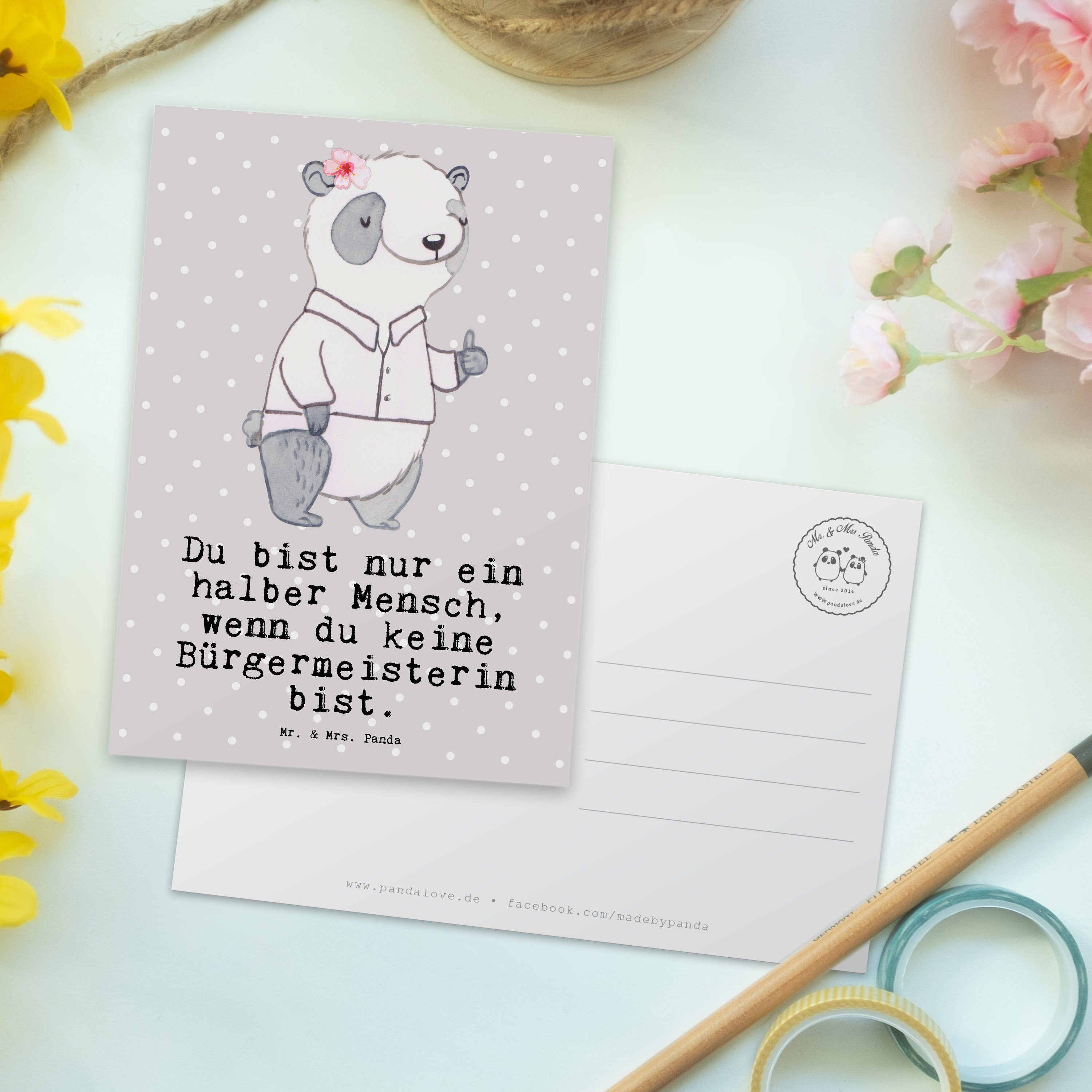 Mr. & Mrs. Panda Postkarte Bürgermeisterin mit Herz - Grau Pastell - Geschenk, Arbeitskollege, B
