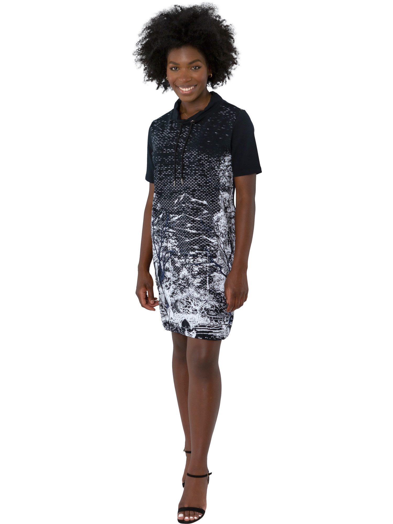 Gio Milano Sweatkleid G30-5100, mit Landschaftsdruck und Strassbesatz Stehkragen mit Tunnelzug, Strassbesatz, Saum mit Gummizug