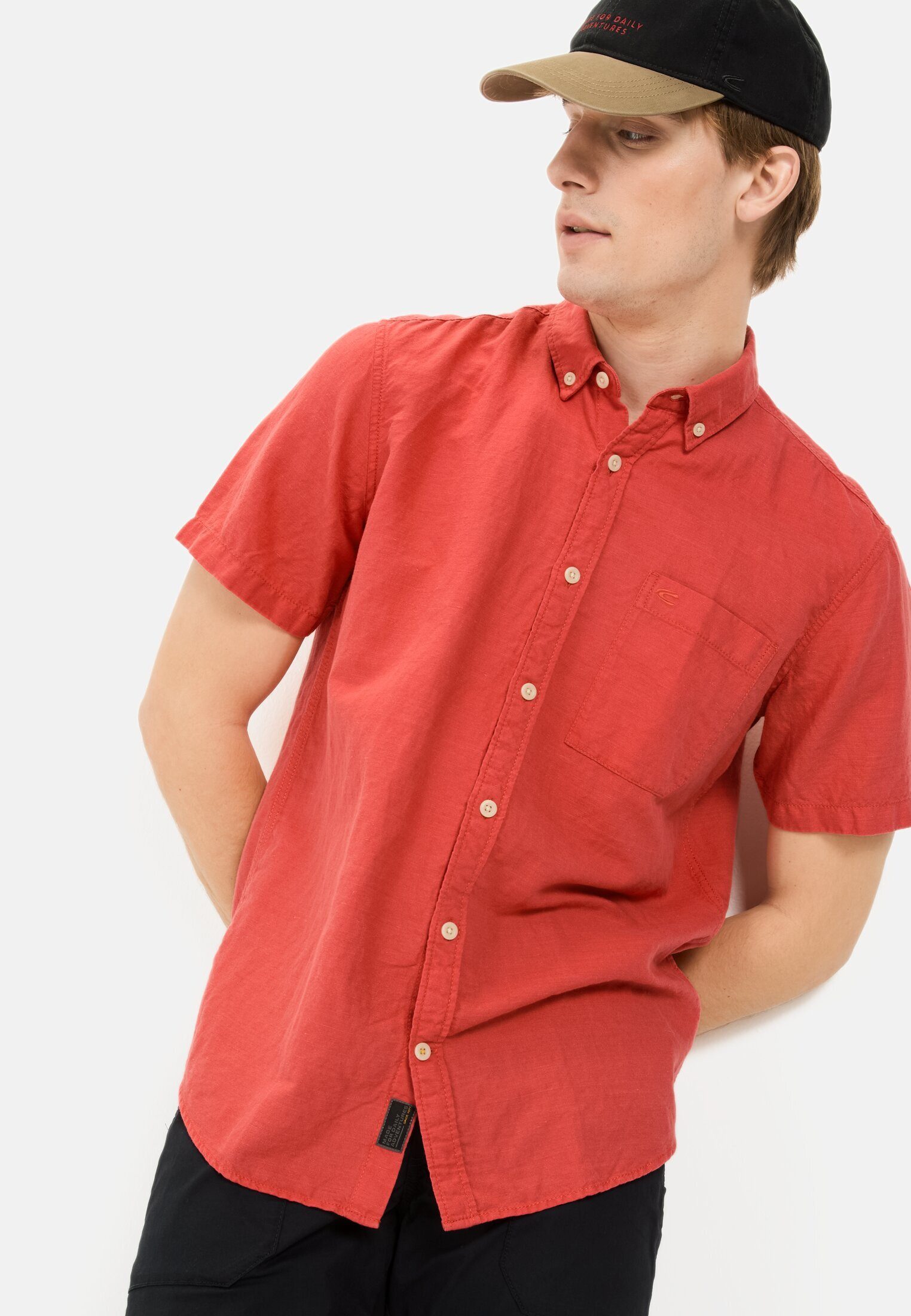 camel active Kurzarmhemd aus einem Baumwoll-Leinenmix Kurzarm Button-Down