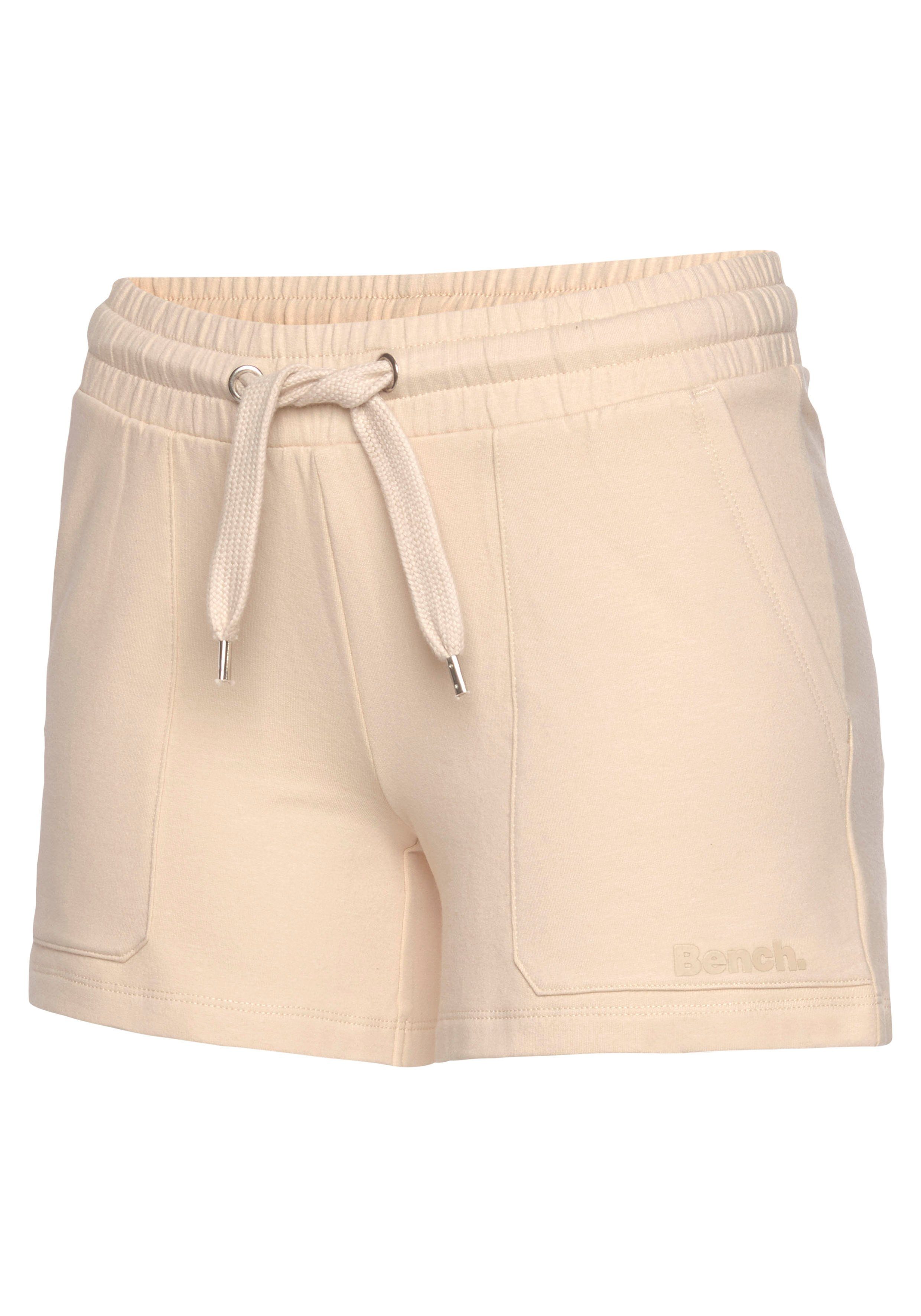 Bench. Loungewear Relaxshorts mit aufgesetzten Taschen, Loungeanzug
