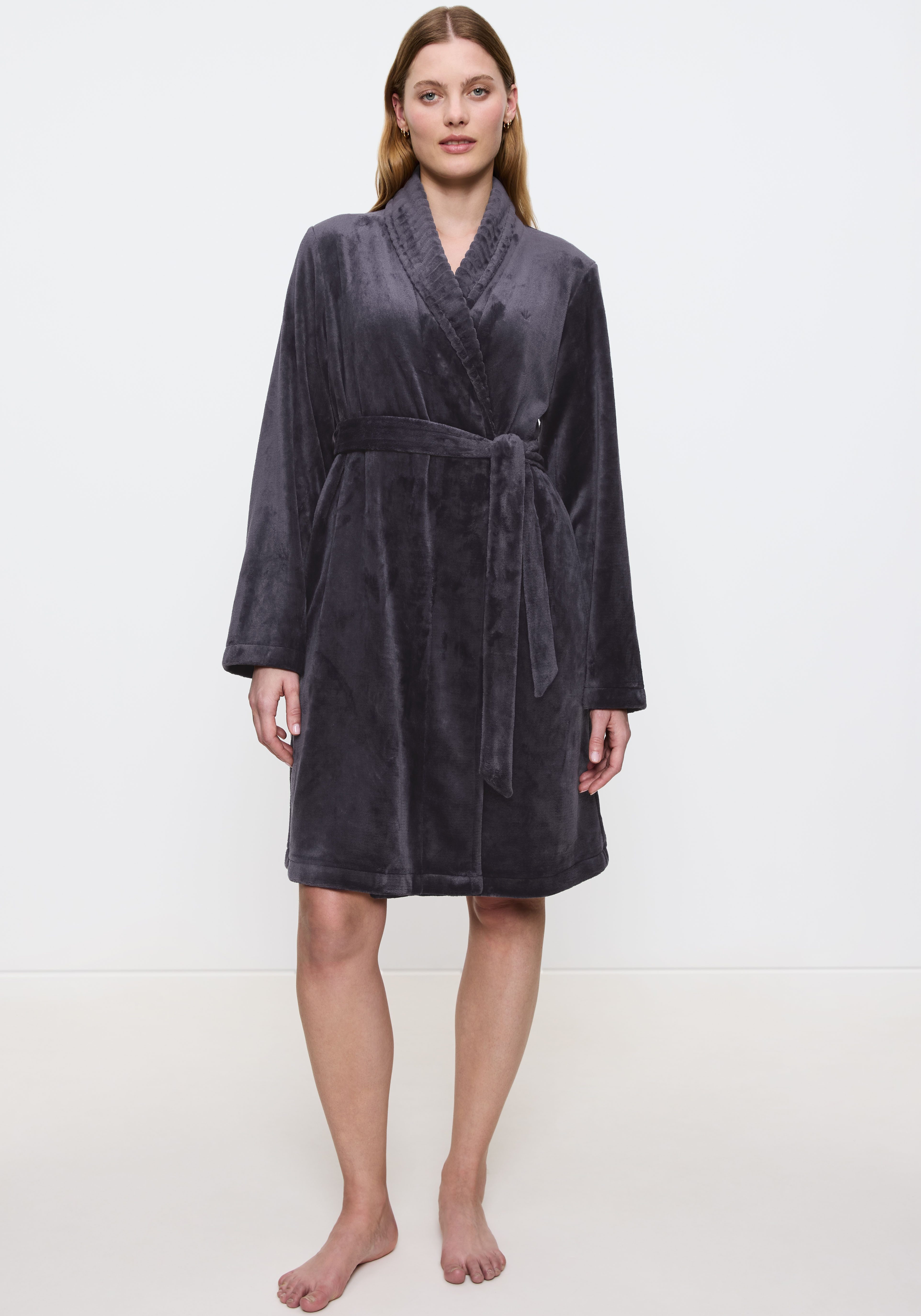 Triumph Morgenmantel Robes Fleece Robe 01, Midilänge, Gürtel, warmer Morgenmantel
