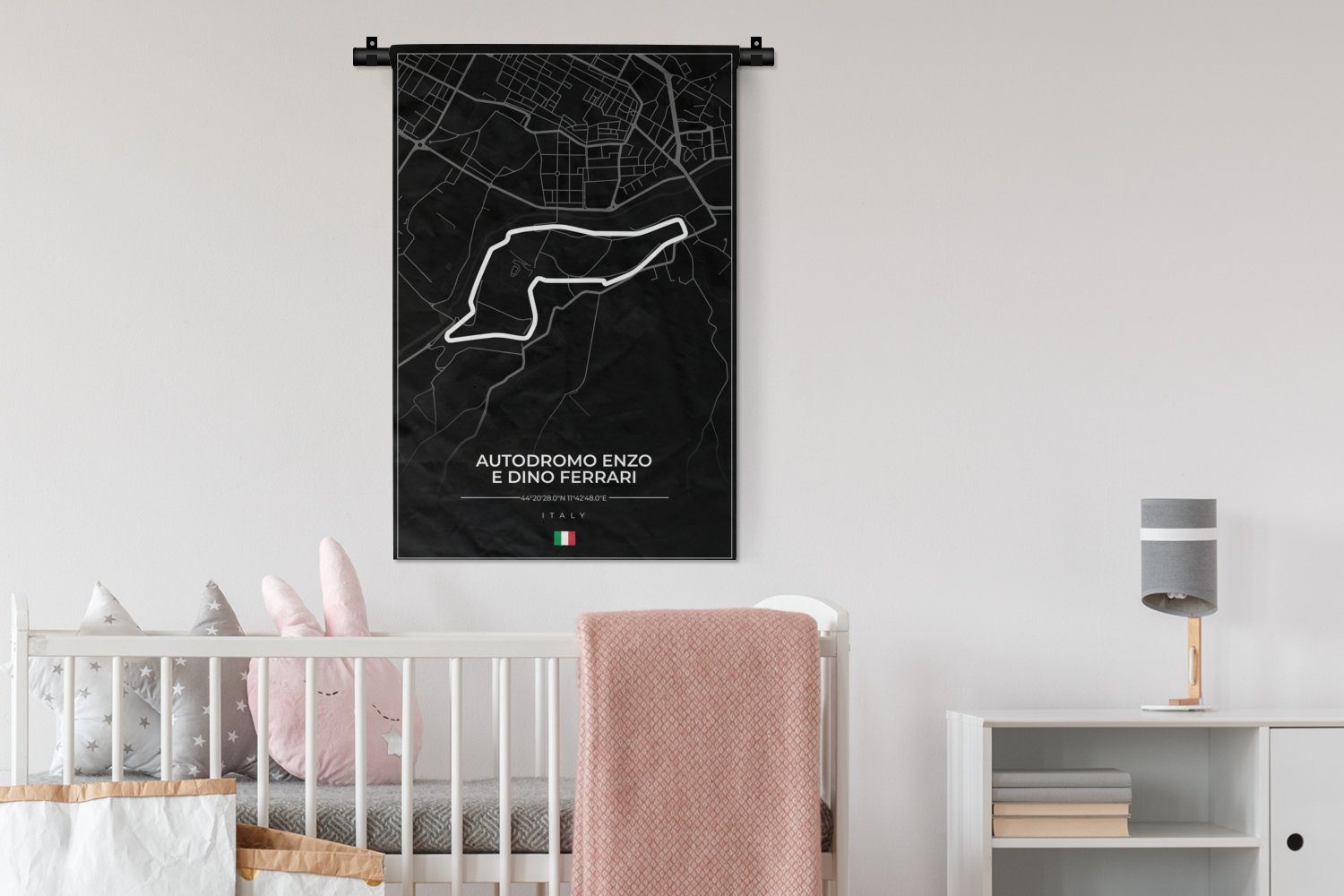 Ferrari - -, für Kinderzimmer Dino MuchoWow - F1 Autodromo e Wanddeko Wanddekoobjekt Italien Wandbehang, Schwarz Wohnzimmer, Schlafzimmer, Enzo - - Kleid, Rennstrecke
