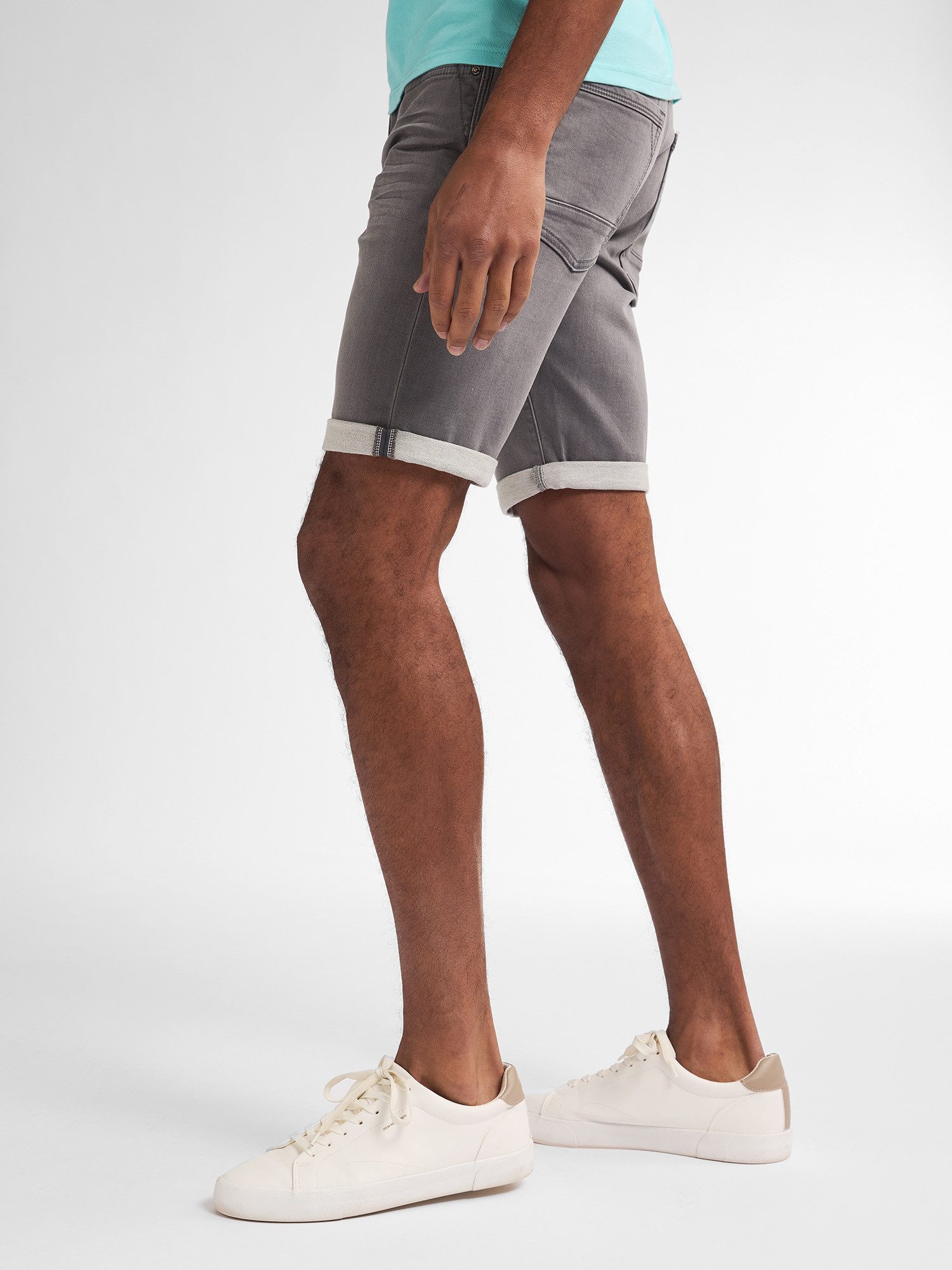 Petrol Industries Jeansshorts Sommerhose im Five-Pocket Style