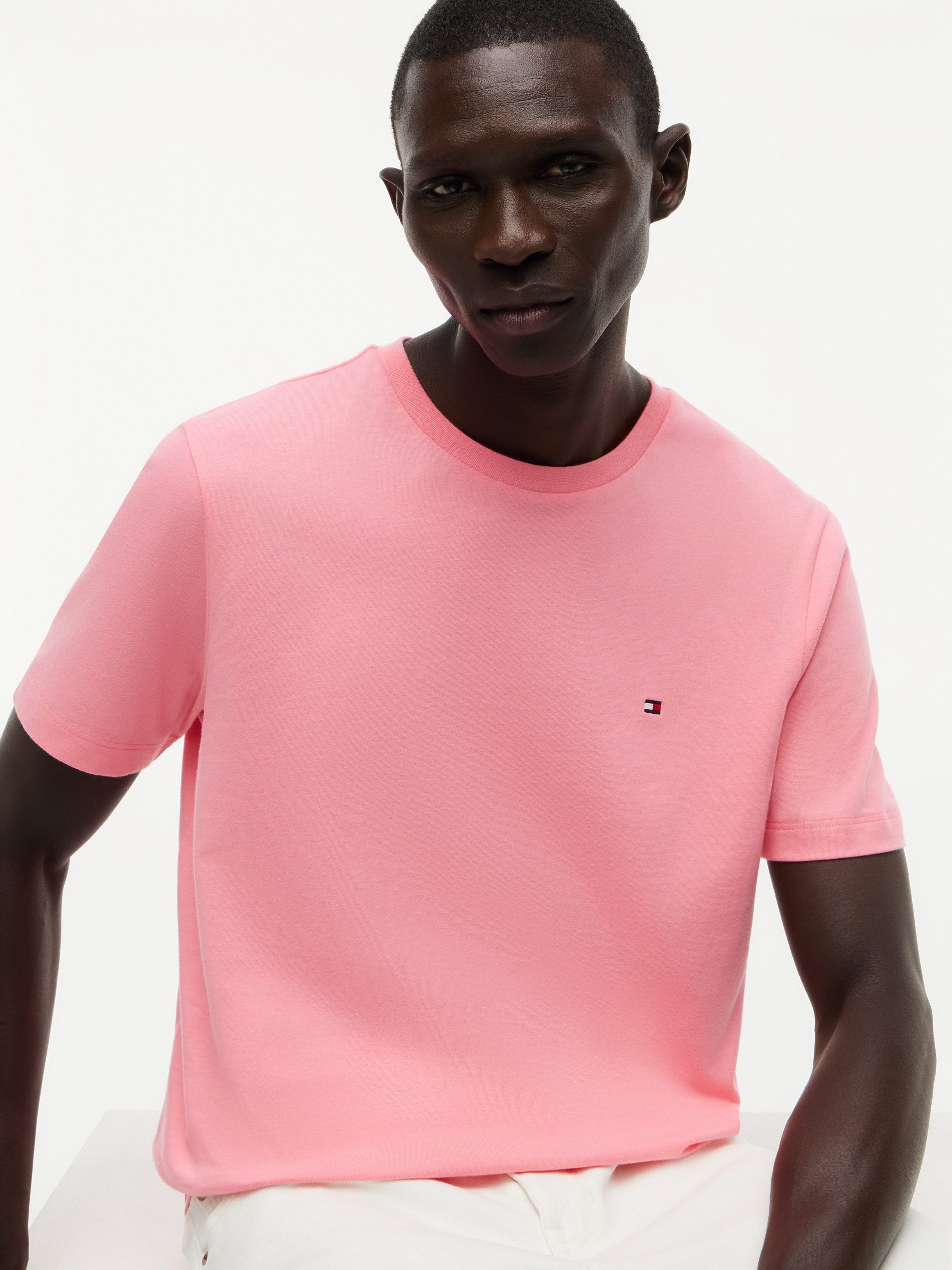 Tommy Hilfiger T-Shirt ESSENTIAL REGULAR FIT SOLID mit Stickerei unifarben, casual, Baumwolle, Rundhals
