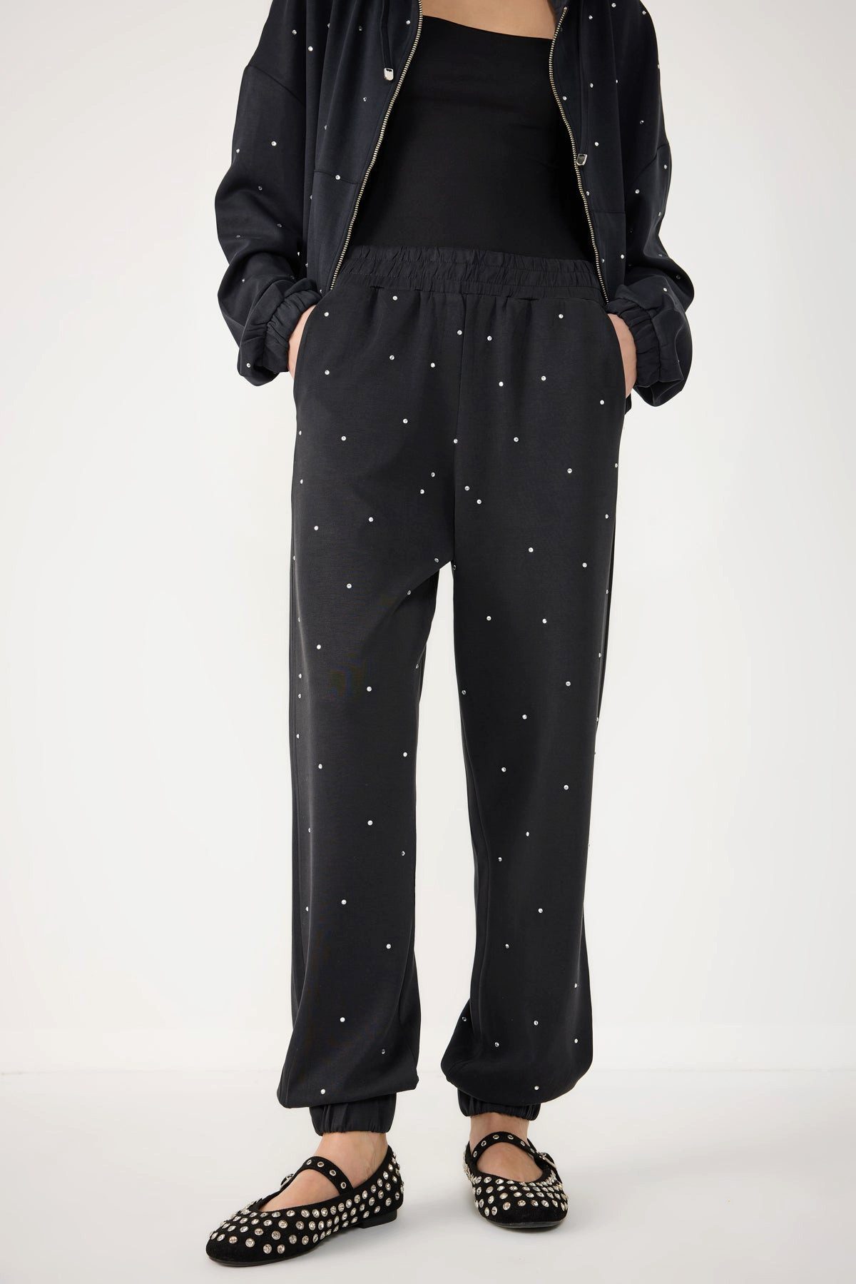 No Matter What Bequeme Jeans Jogginghose aus Baumwolle mit Steinstickerei