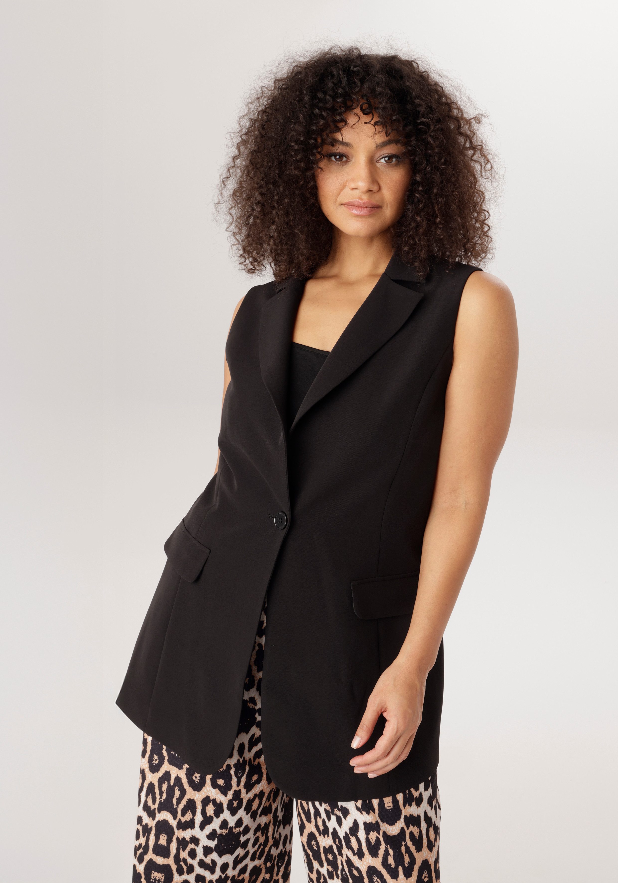 Aniston PLUS Longweste topmodisch - NEUE KOLLEKTION. € 59,99, (€ 59,99 pro 1 Stk).