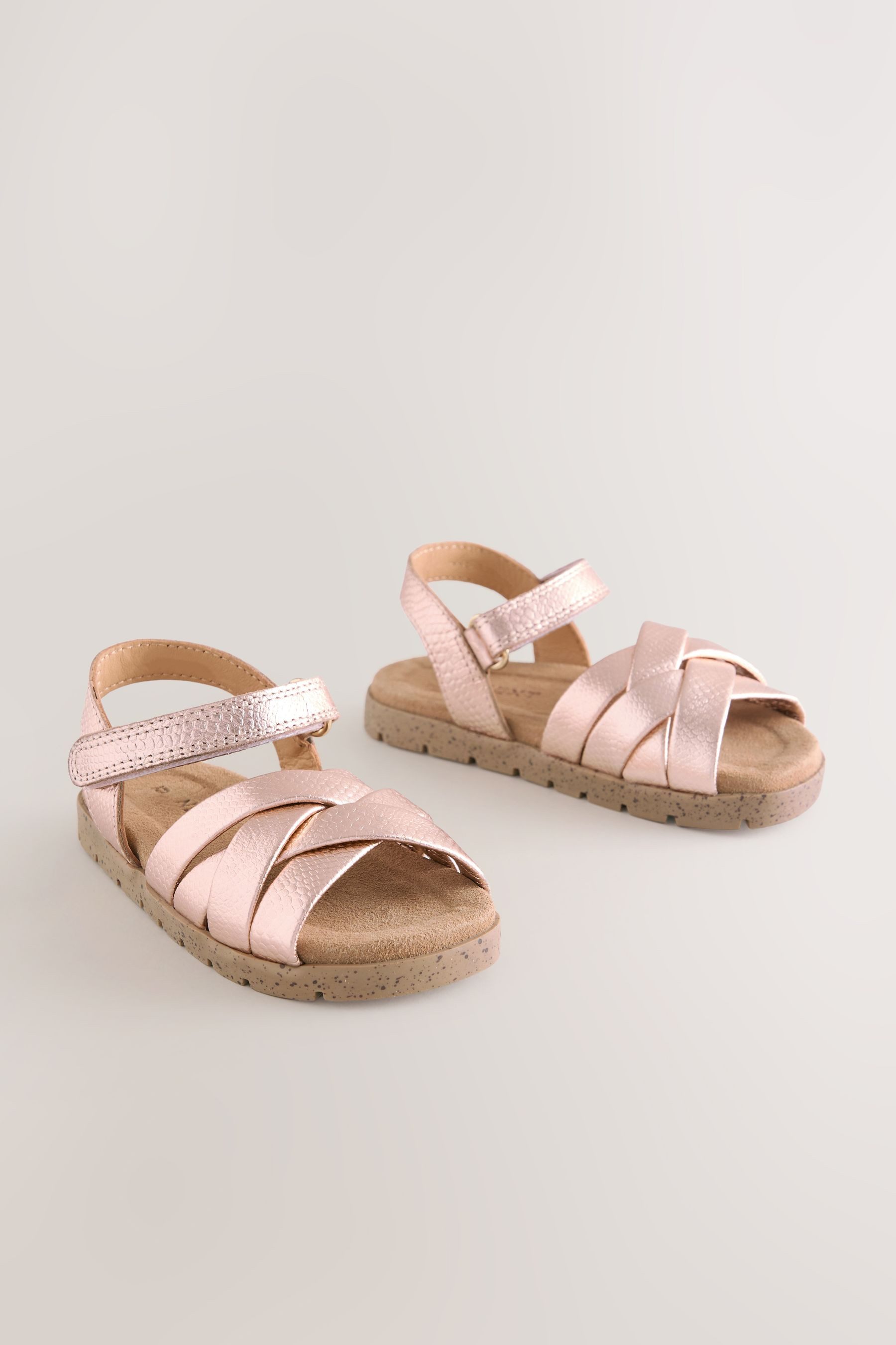 Next Ledersandalen in Flechtoptik mit Klettverschluss Sandale (1-tlg)