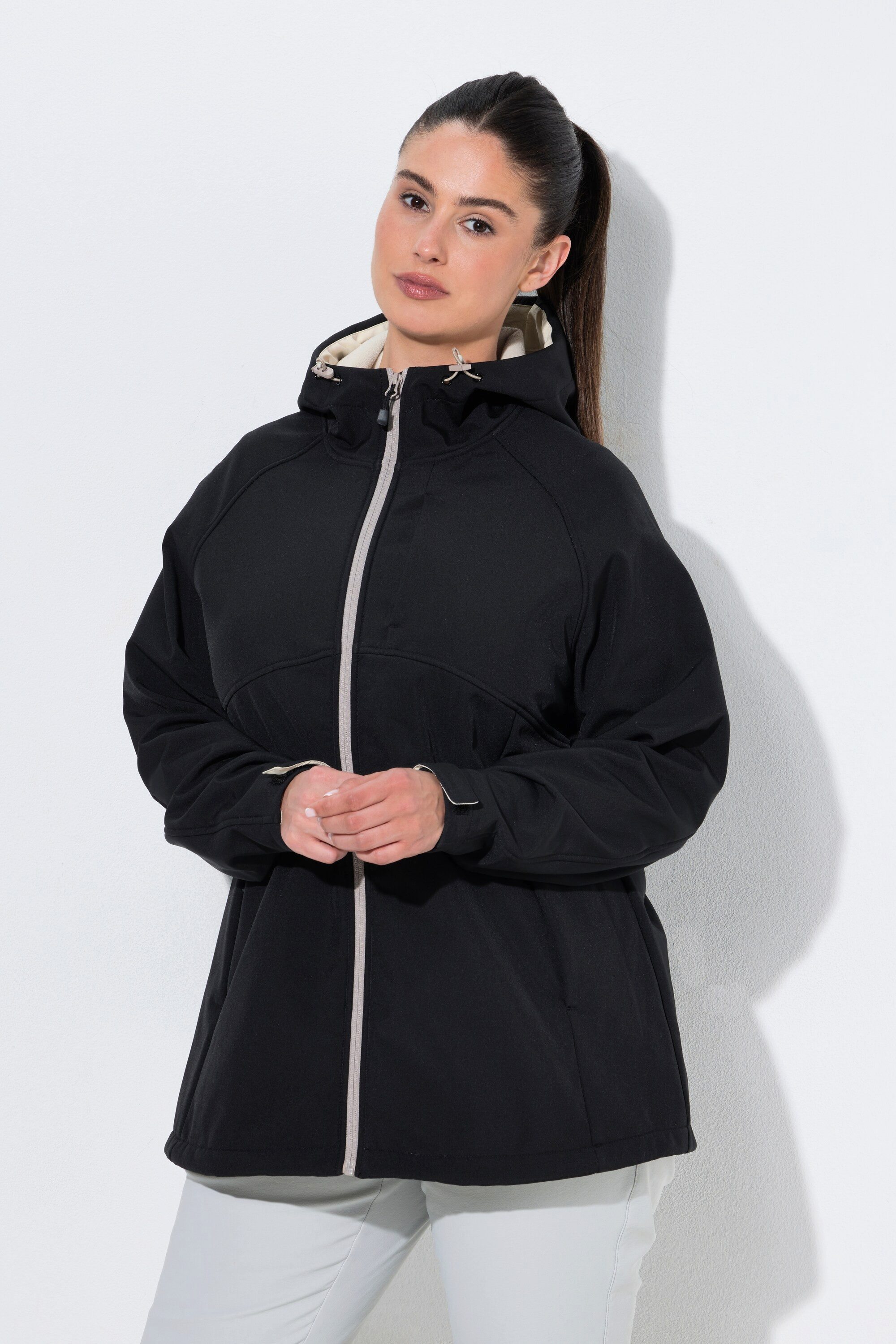 Ulla Popken Softshelljacke Softshelljacke Kapuze Zipptaschen Klettriegel