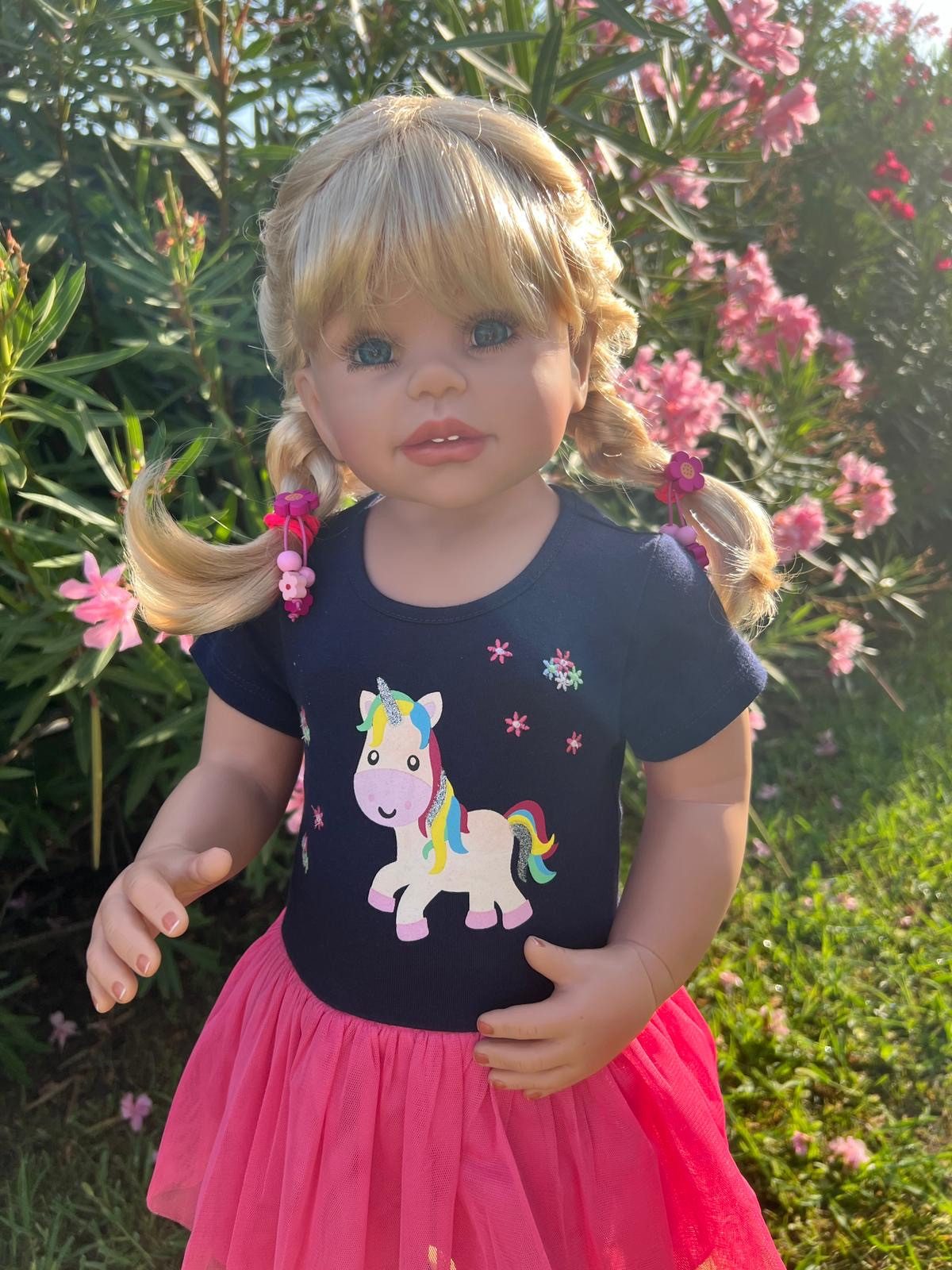 CMTPUPPENGALERIE Stehpuppe Loulou von Monika Levenig - blond - 79 cm - (Einhornkleid) (1-tlg)