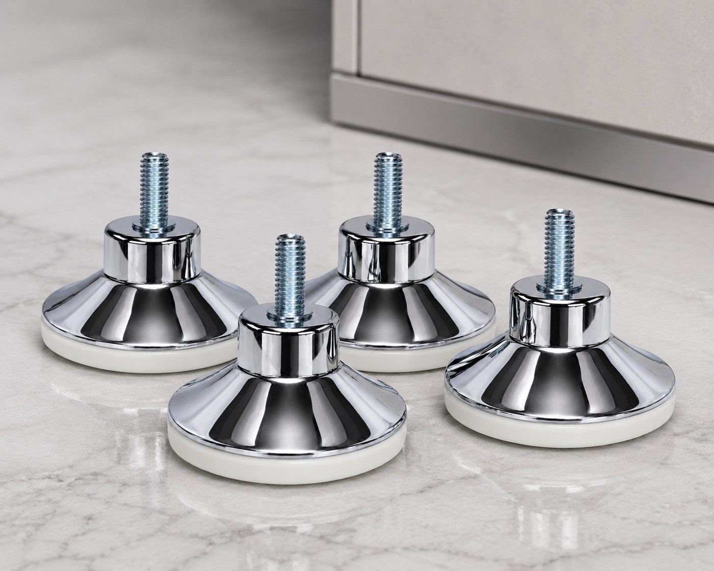 Xlmoebel Möbelfuß Chrom Möbelbeine 4er Set höhenverstellbar für moderne Sofas Sofort, (Set, 4-St., 4-teiliges Set Möbelbeine), Höhenverstellbar; Bodenschonende Unterlage; Modernes Chrom-Design
