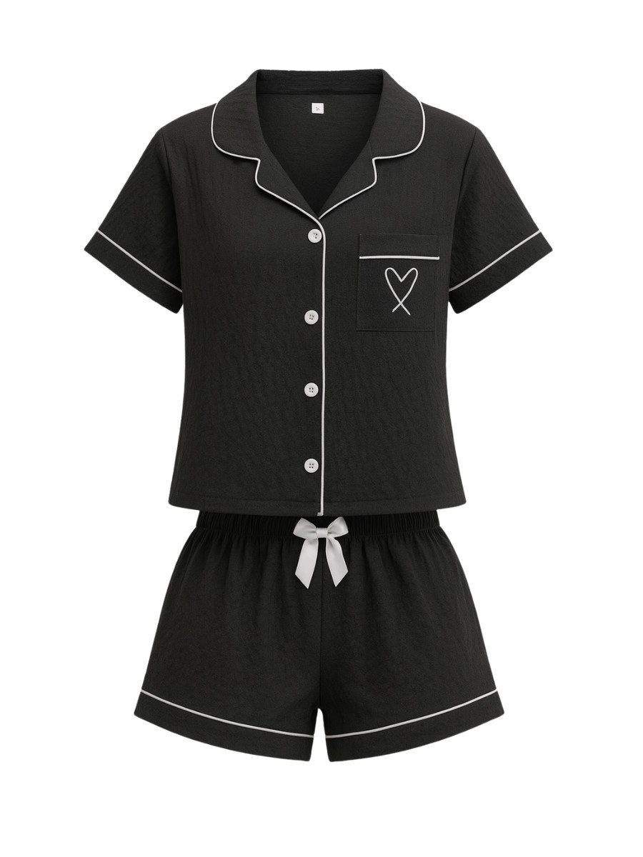 Elegant Love Shorty Damen Schlafanzug Set – leichte Sommer Nachtwäsche mit Herz-Stickerei (Set, 2 tlg., kurzarm Oberteil mit Knopfleiste & Shorts) Pyjama Set – luftige Homewear & Loungewear für ruhige warme Nächte