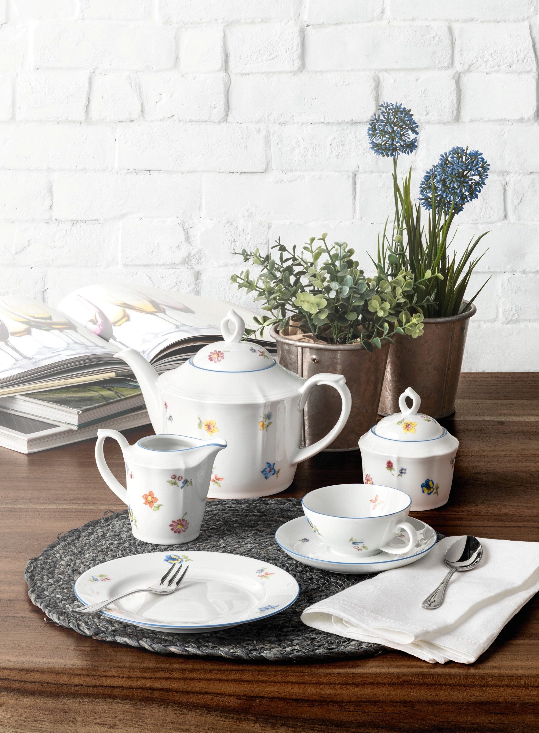 Seltmann Weiden Teeservice Geschirr-Set Sonate Nostalgie (18-tlg), 6 Personen, Porzellan, Tassen, Untertassen, Teller, Made in Germany, 18 Teile, für 6 Personen