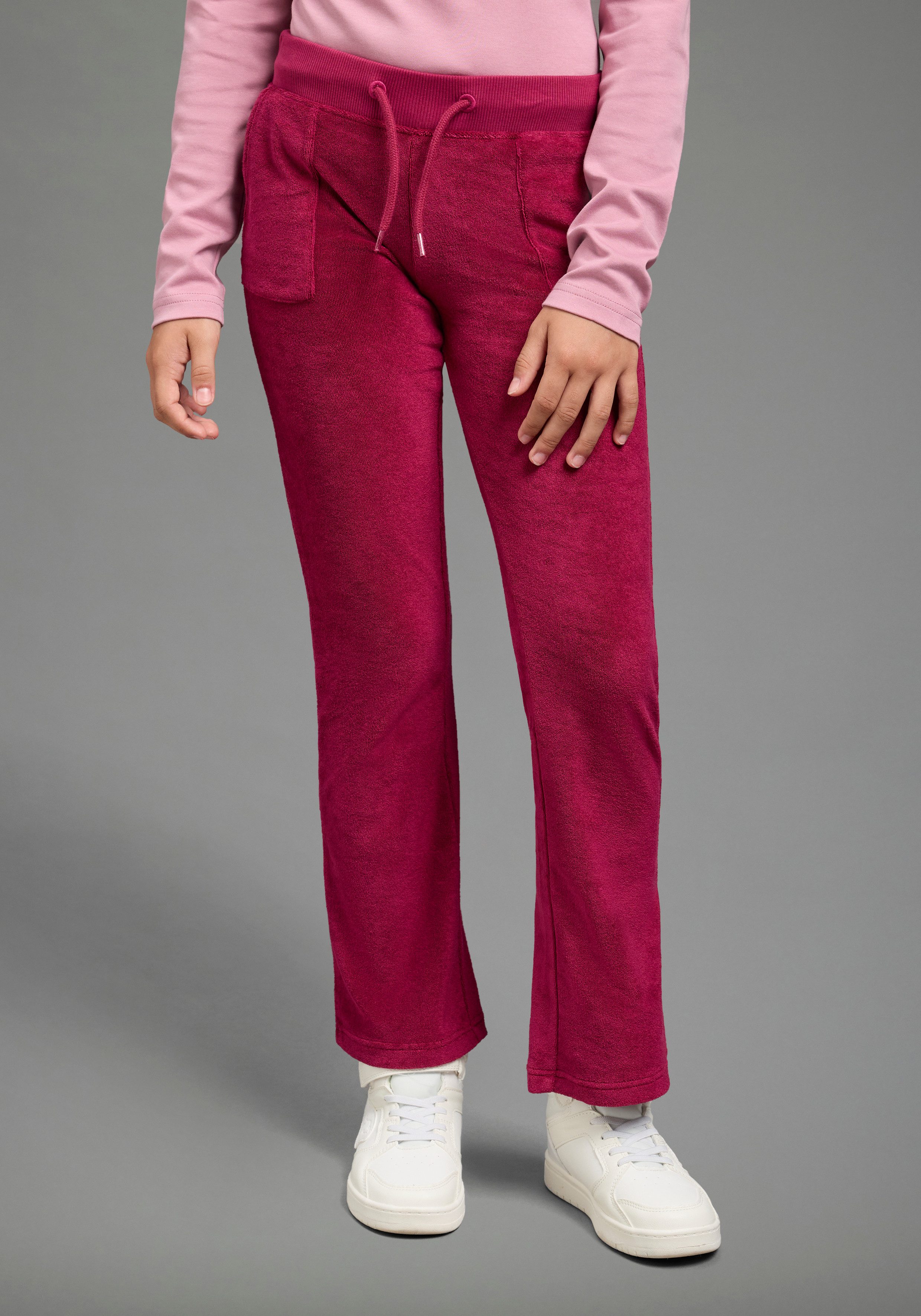 H.I.S Nickihose Weiche Nicki-Jogginghose mit angesetztem Rippbündchen, für Mädchen, unifarbene Optik. € 26,99, (€ 26,99 pro 1 Stk).