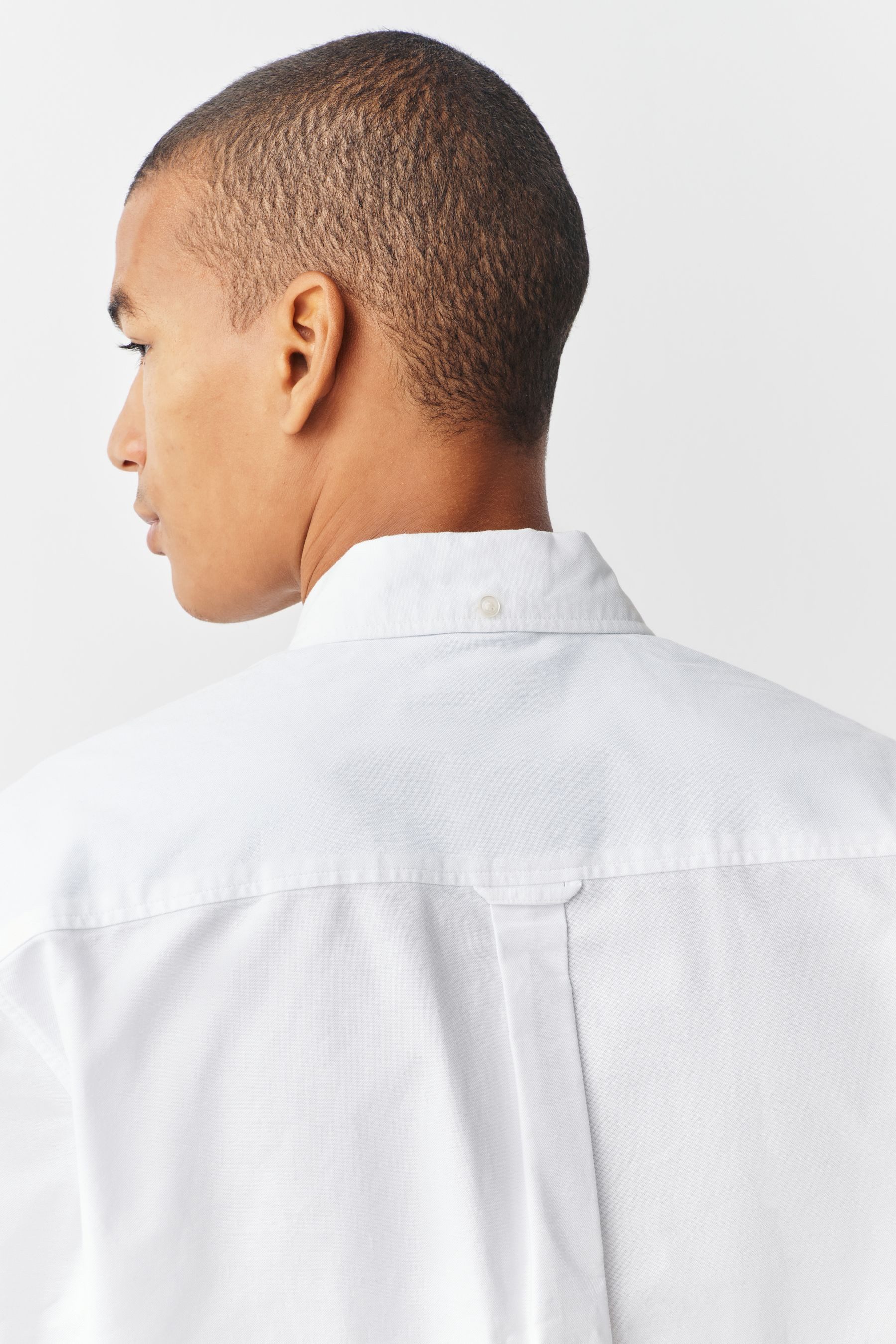 Next Kurzarmhemd Kurzärmeliges Regular Fit Oxford-Hemd (1-tlg)