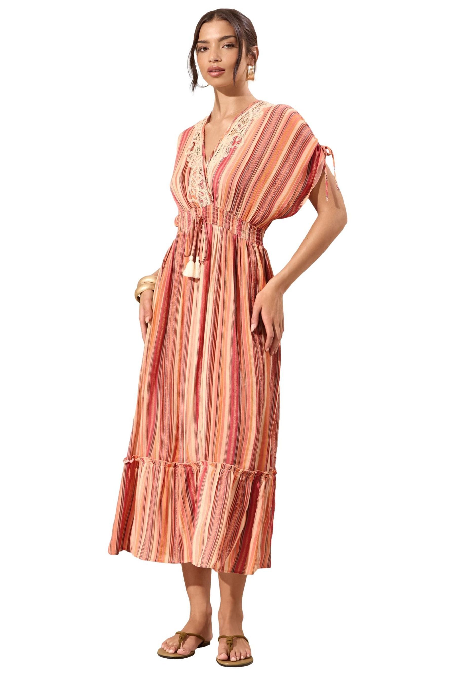 LIPSY Maxikleid Lipsy Maxikleid mit V-Ausschnitt mit Fransen (1-tlg)