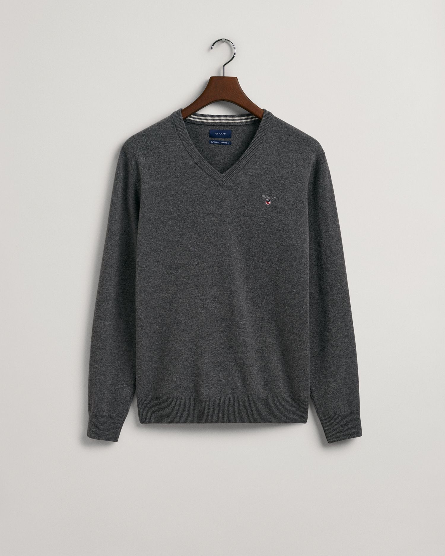 V-Ausschnitt-Pullover