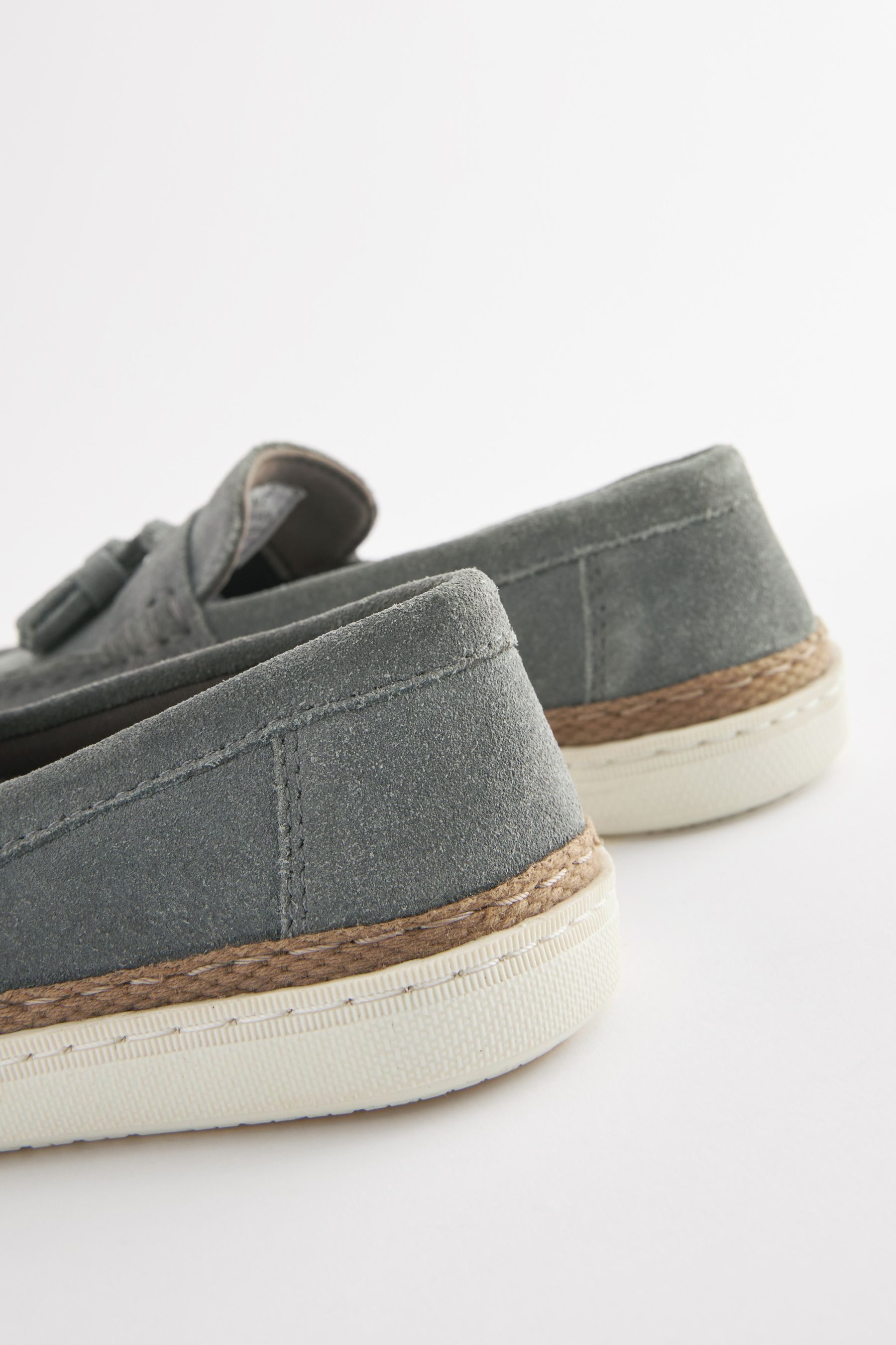 Next Slipper aus Veloursleder mit Quastendetail günstig online kaufen