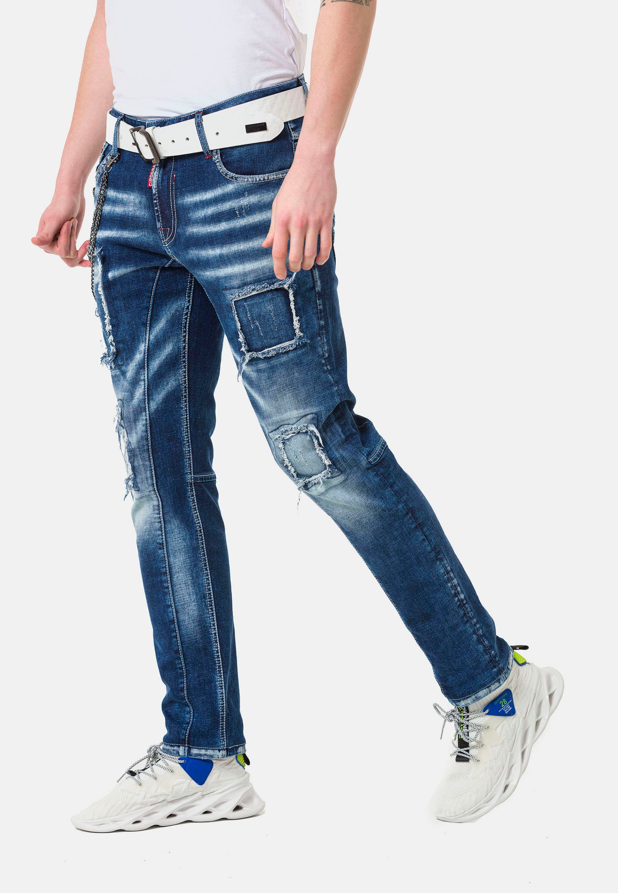 Cipo & Baxx Straight-Jeans im coolen Used-Look