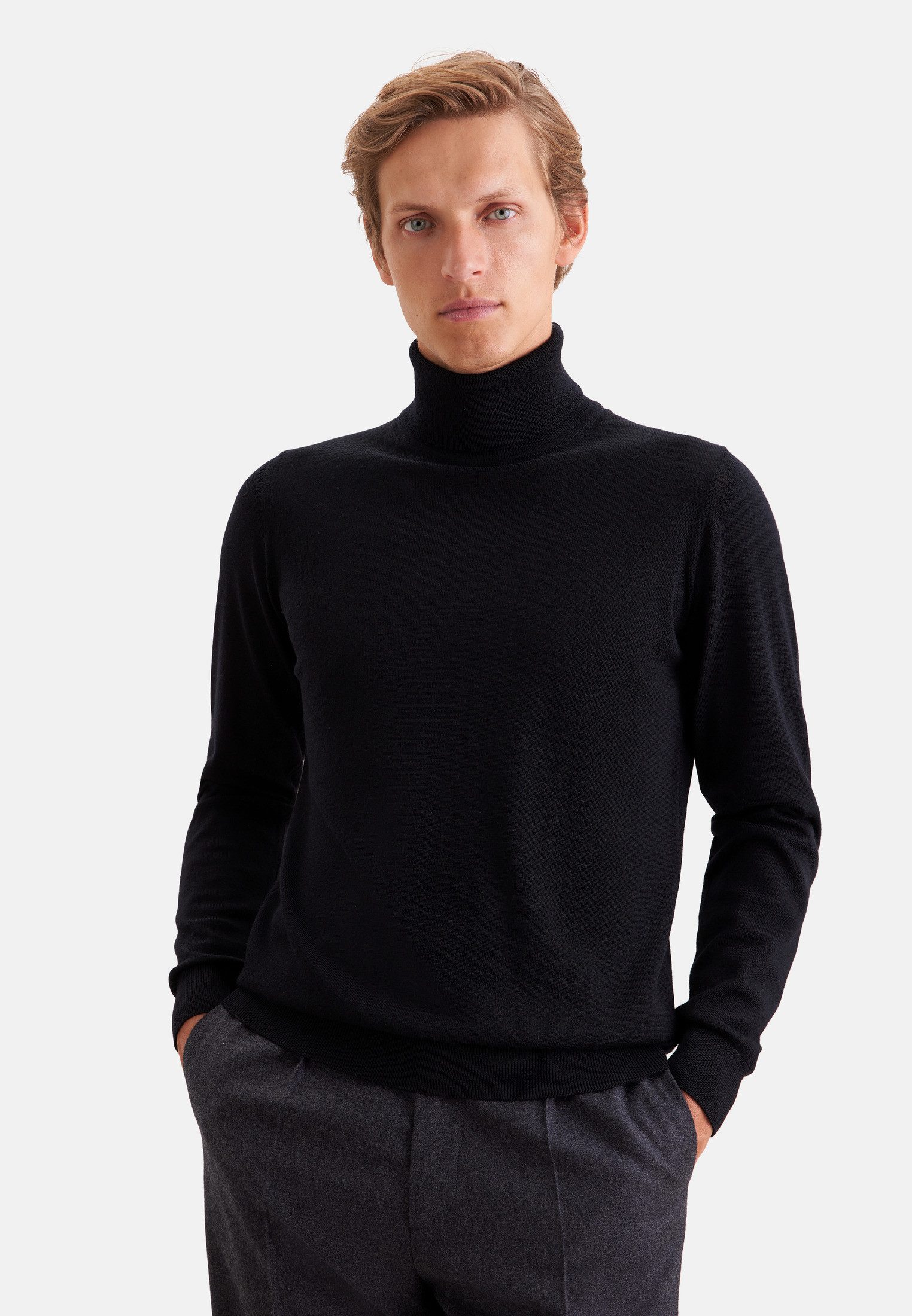 Strickpullover Schwarze Rose
