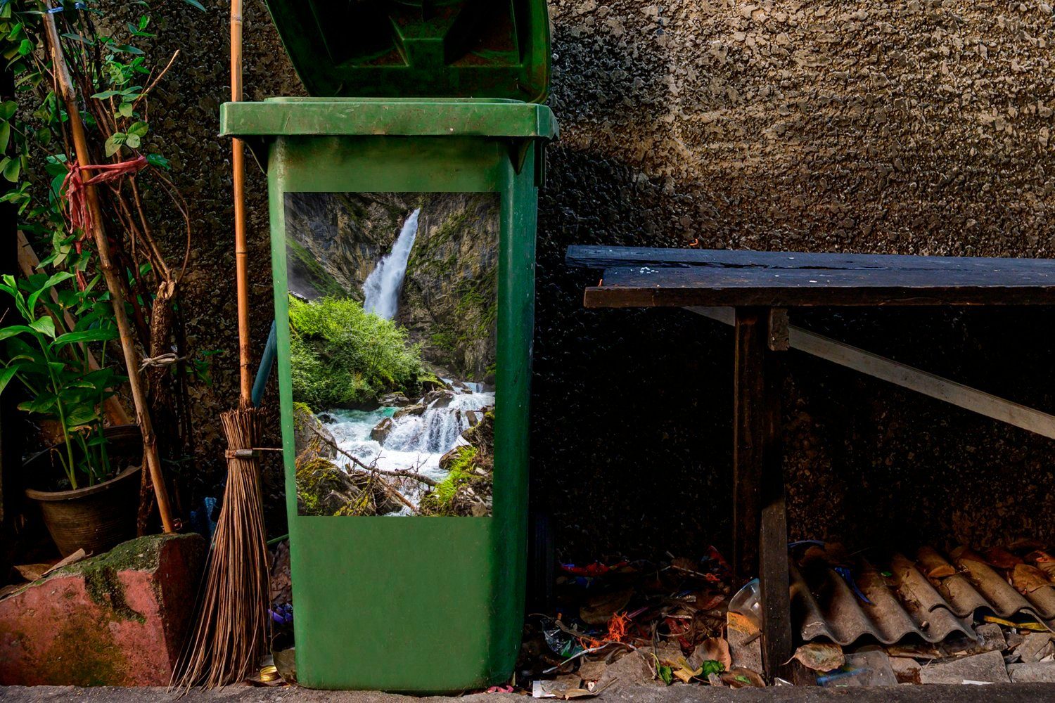 MuchoWow Wandsticker Wasserfall im österreichischen Tauern Hohe Mülltonne, Mülleimer-aufkleber, Nationalpark St), (1 Sticker, Abfalbehälter Container
