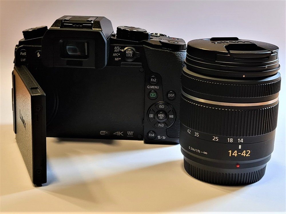 LUMIX DMC-G70 + 14-42 mm Systemkamera