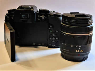 Panasonic LUMIX DMC-G70 + 14-42 mm Systemkamera