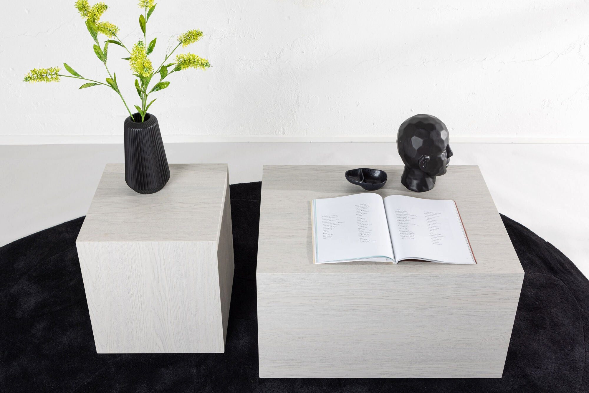 Venture Home Couchtisch