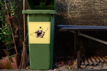 MuchoWow Wandsticker Schnecke - Tiere - Helm - Gelb - Spiegel (1 St), Mülleimer-aufkleber, Mülltonne, Sticker, Container, Abfalbehälter