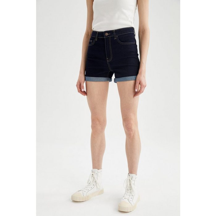DeFacto Shorts Damen Shorts FITTED