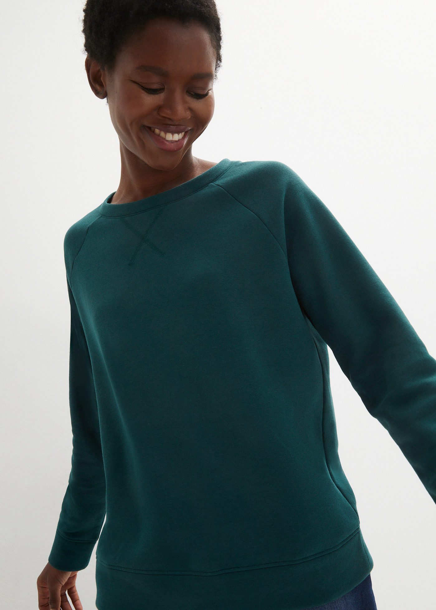 bonprix Sweatshirt klassischer Rundhalsausschnitt, bequeme Passform, ohne Verschluss