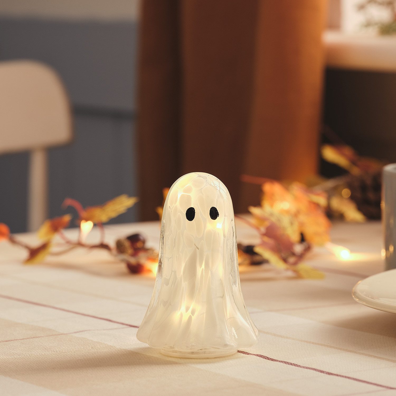 Lights4fun LED-Dekofigur Gertie LED-Halloween-Geist-Deko aus Konfettiglas - klein