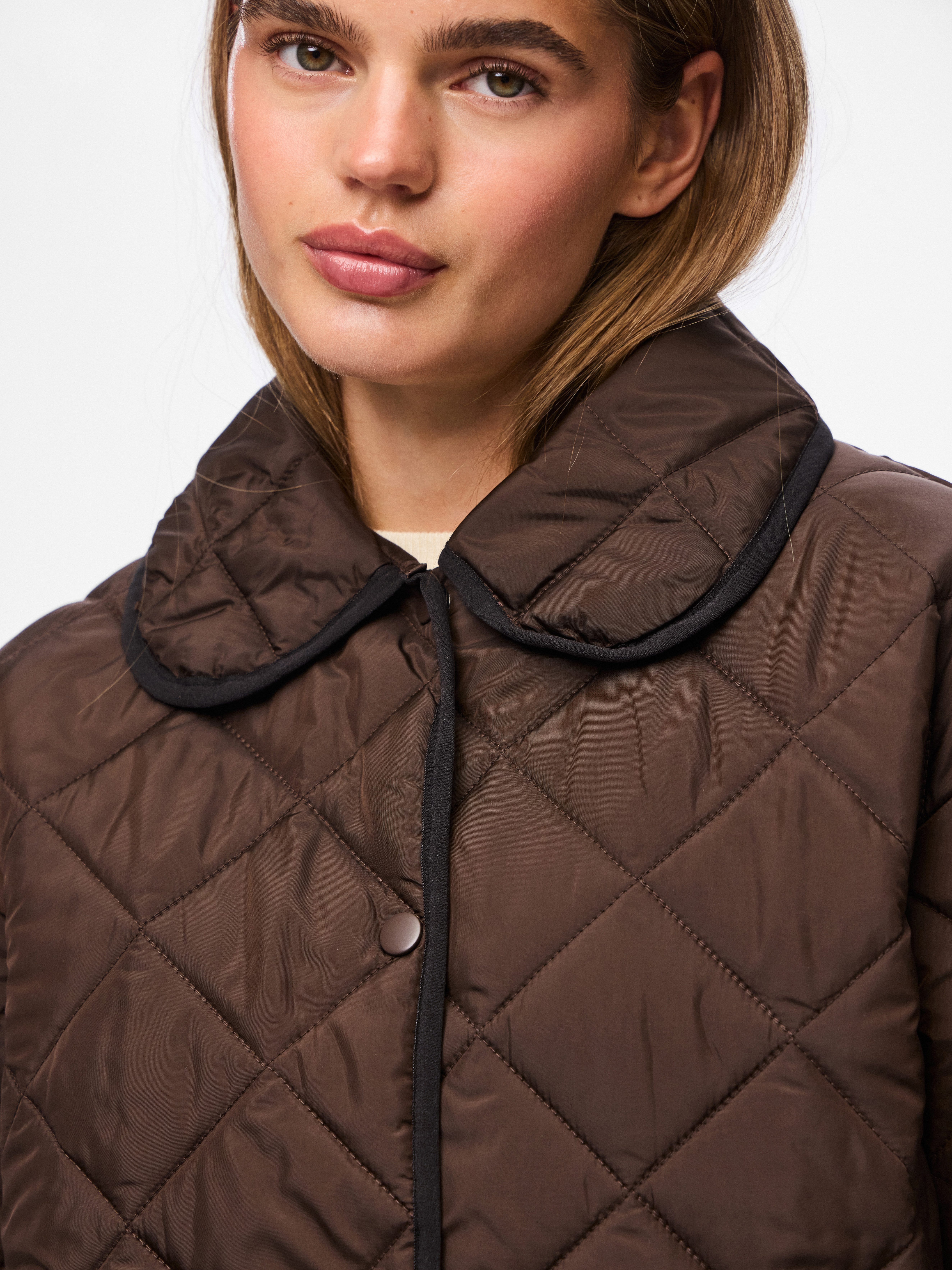 pieces Steppjacke PCEMILY SHORT QUILTED JACKET NOOS BC Kunstfaser