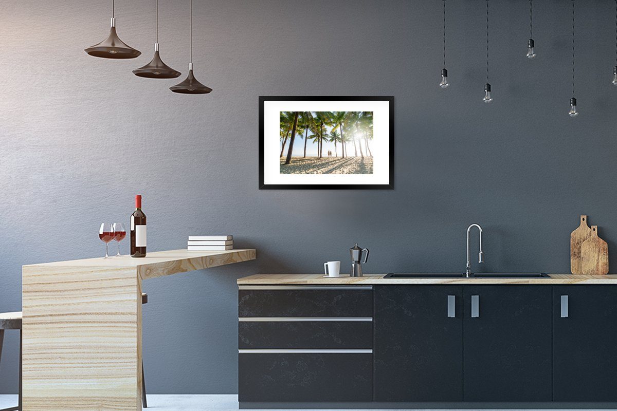 MuchoWow Poster Strand - Meer - Palme - Romantik, (1 St), mit Rahmen, Kunstdruck, Gerahmtes Poster, Schwarzem Bilderrahmen