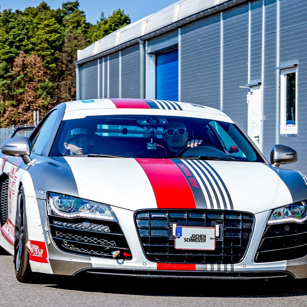 Jochen Schweizer Erlebnisgutschein Audi R8 Rennstreckentraining (10 Rdn), Eine Stunde Rennspaß pur im Audi R8!