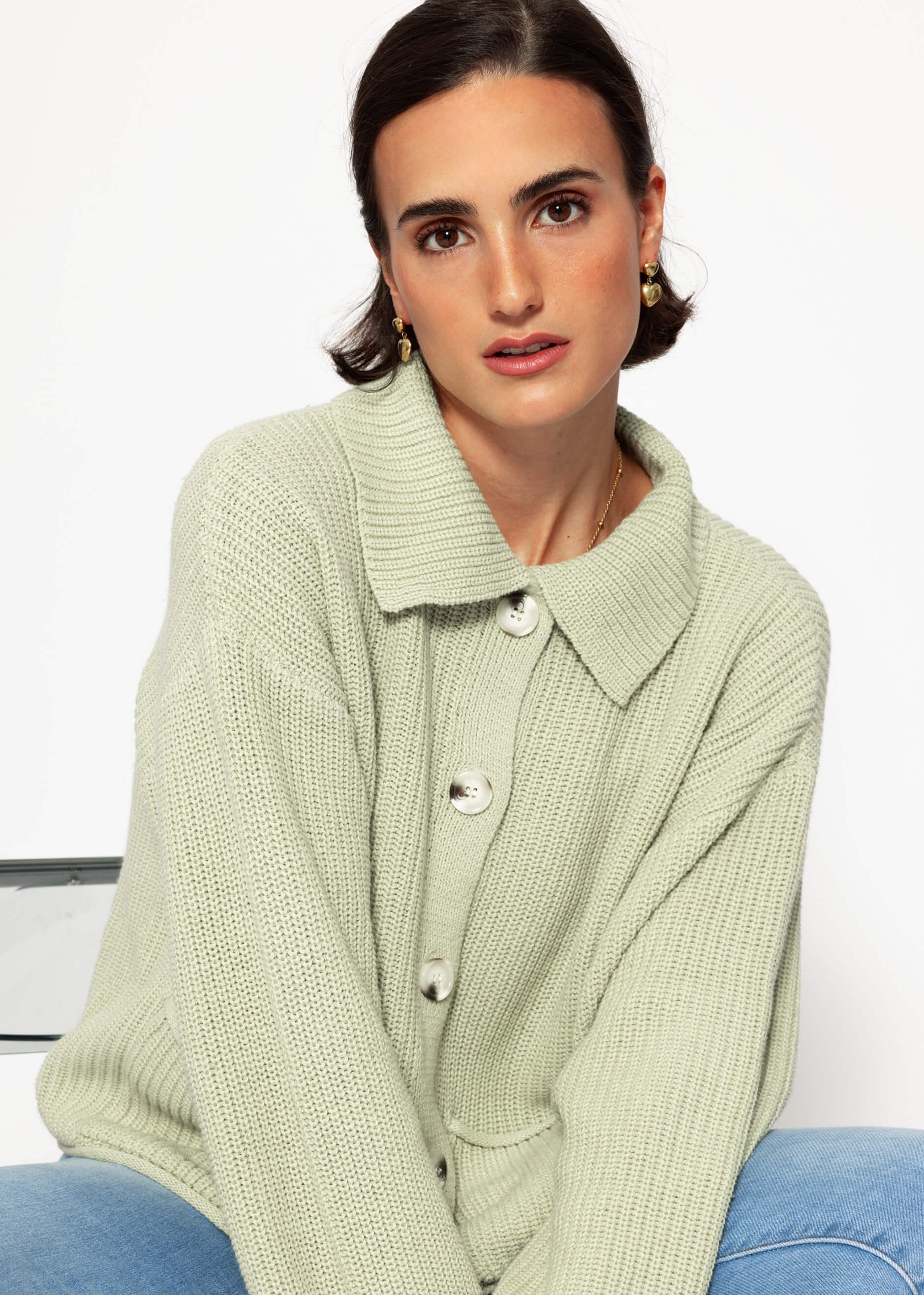 SASSYCLASSY Cardigan Oversize Strickjacke Damen mit Kragen Elegant Lässiger Cardigan aus hochwertigem Grobstrick mit markanten Knöpfe