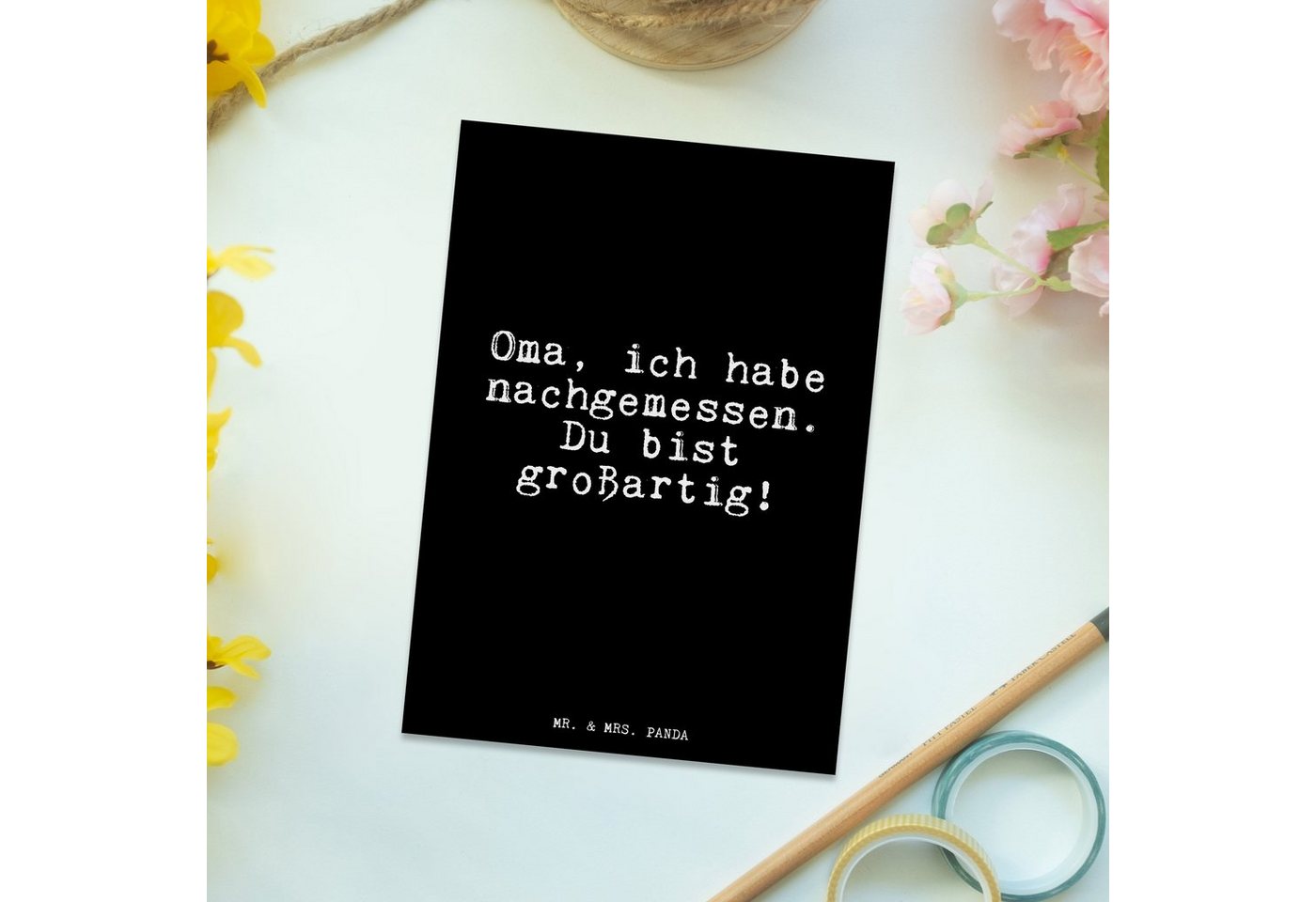 Thumbnail - Mr. & Mrs. Panda Postkarte Oma, ich habe nachgemessen.... - Schwarz - Geschenk, Danke, Sprüche, Glücksmomente teilen