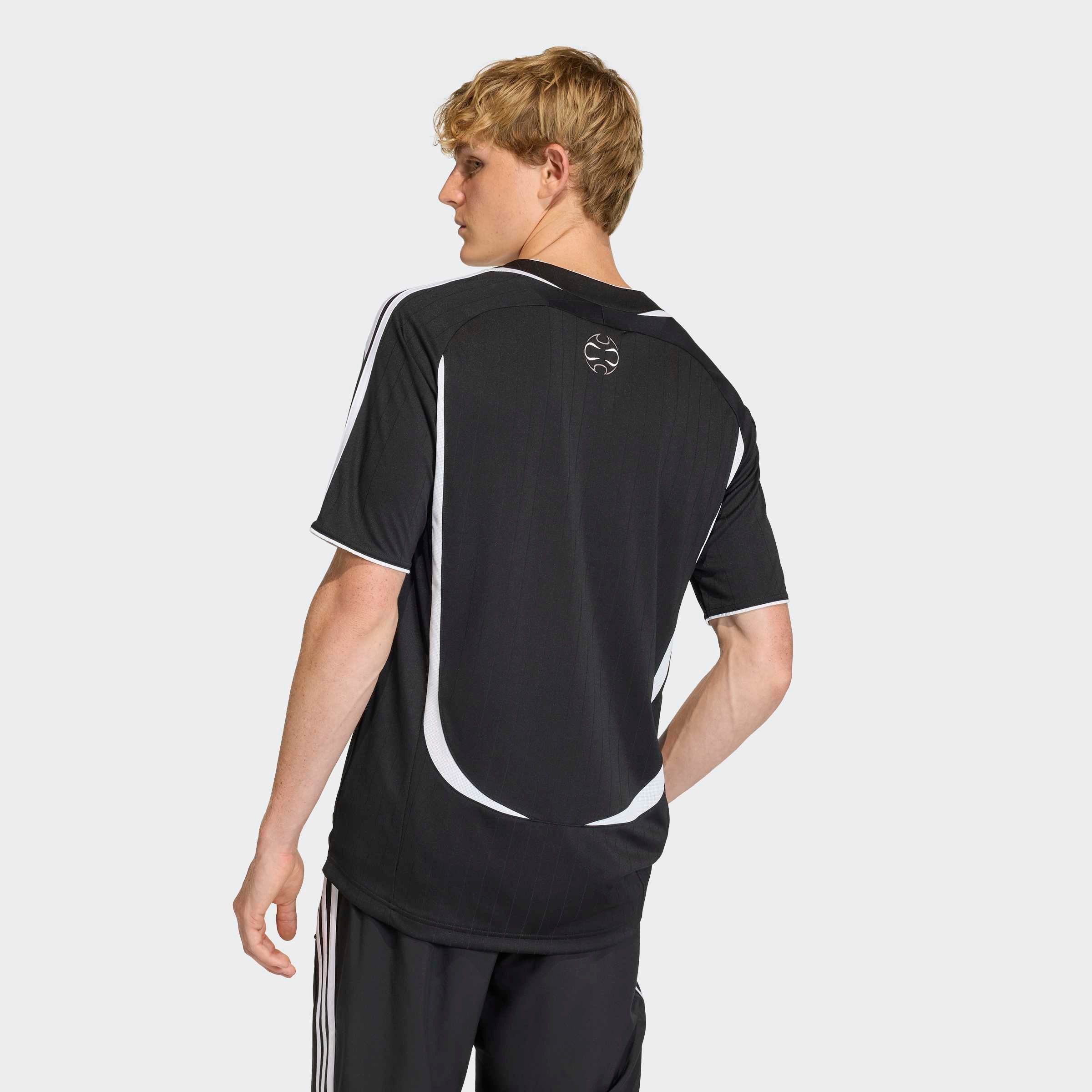 adidas Originals T-Shirt TEAMGEIST ADICOLOR sportlicher Look, Kurzarm, mit günstig online kaufen
