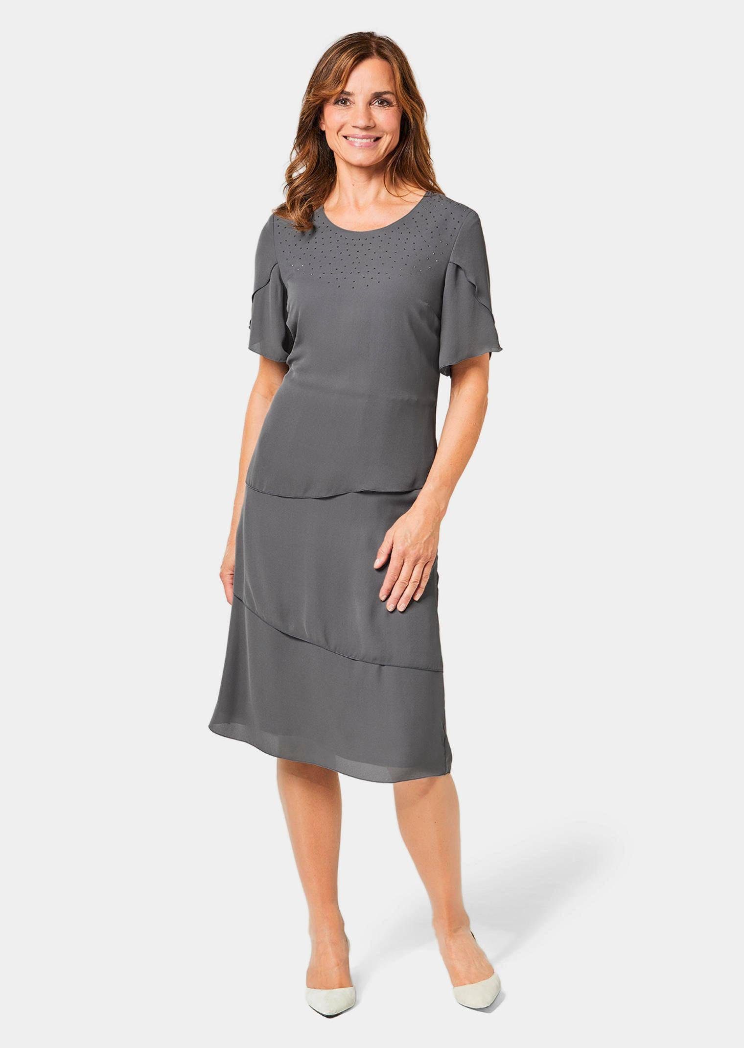 GOLDNER Abendkleid Kurzgröße: Elegant fallendes Stufenkleid