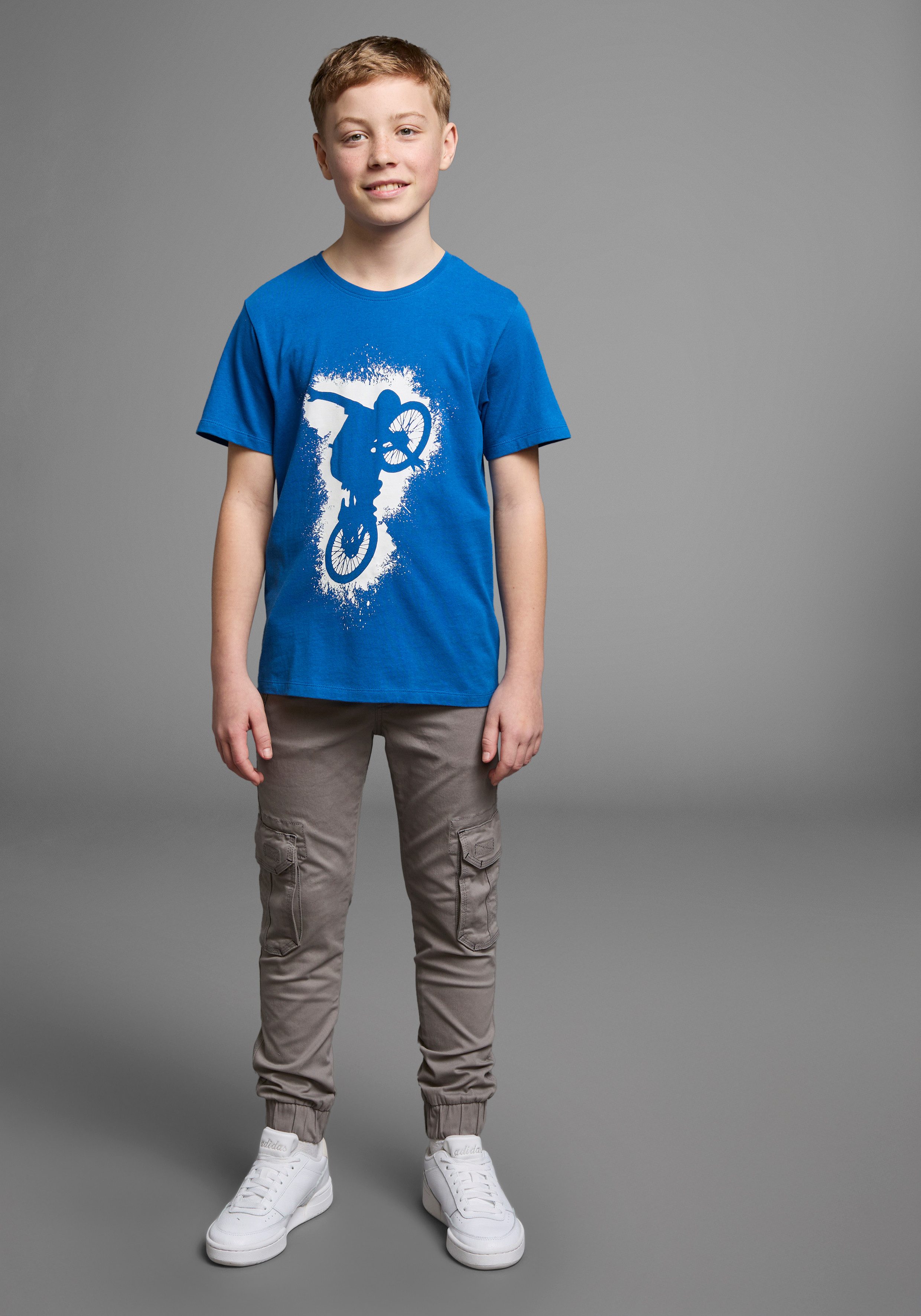 KIDSWORLD T-Shirt Mit lässigem Druck: BIKER Kurzarm, bedruckt, Rundhalsausschnitt, aus Baumwolle