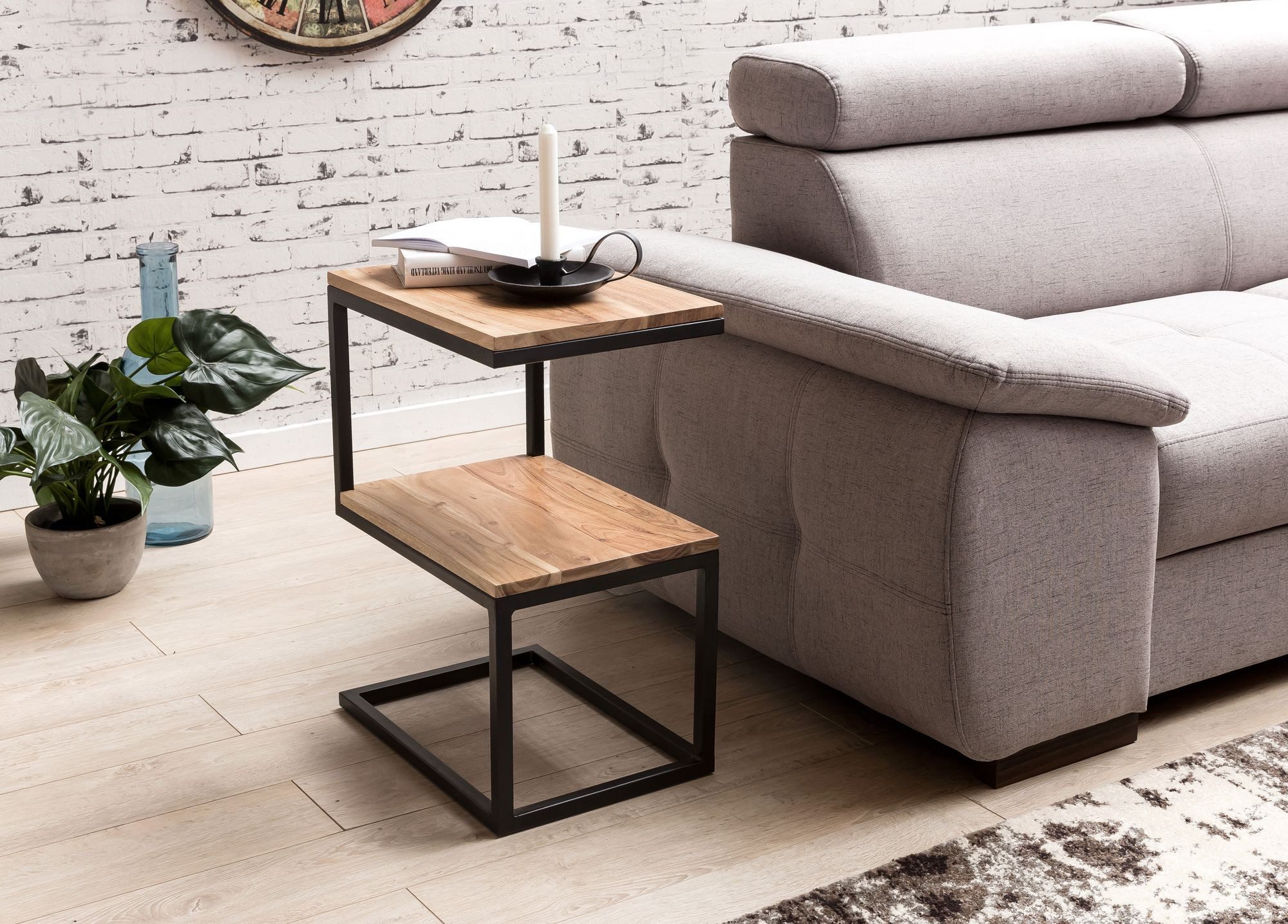 Wohnling Beistelltisch WL5.208 S-Form Massivholz Akazie Wohnzimmertisch Anstelltisch La (S-Form Massivholz Akazie / Metall 45 x 60 x 30 cm), Kleiner Wohnzimmertisch, Sofatisch Anstelltisch