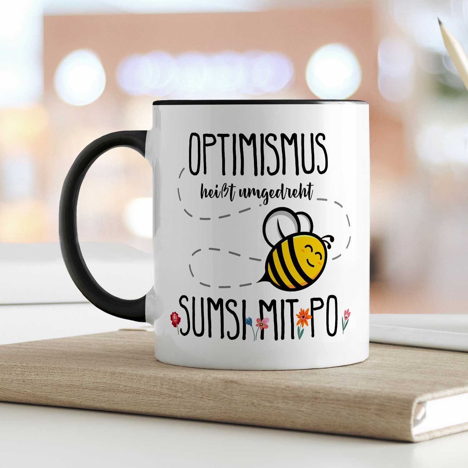 GRAVURZEILE Tasse mit Spruch - Optimismus heißt umgedreht Sumsi mit Po - Geschenk -, Keramik, 330 ml
