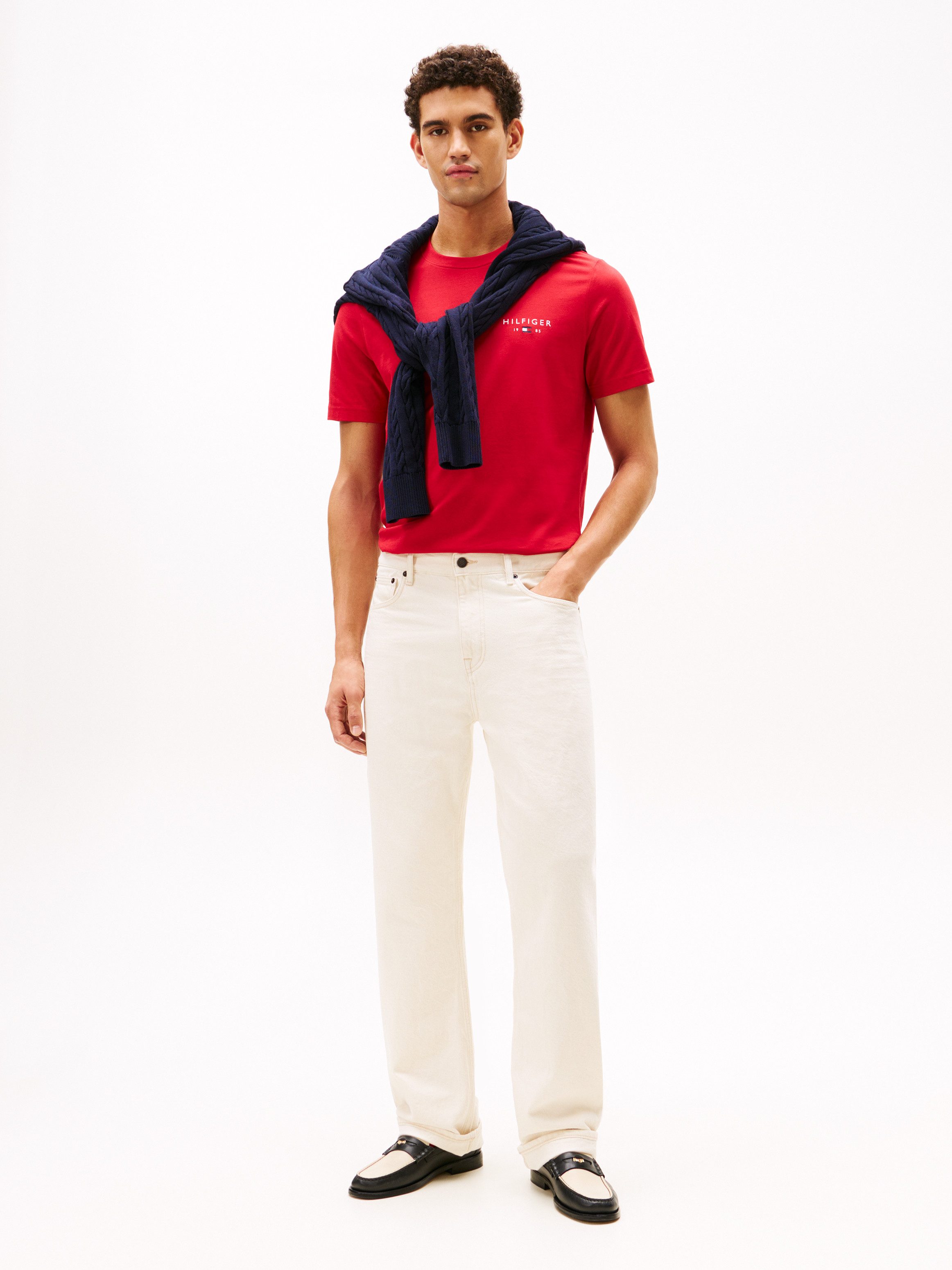 Tommy Hilfiger T-Shirt BRAND LOVE SMALL HILFIGER normale Passform, Rundhals, aus Jersey