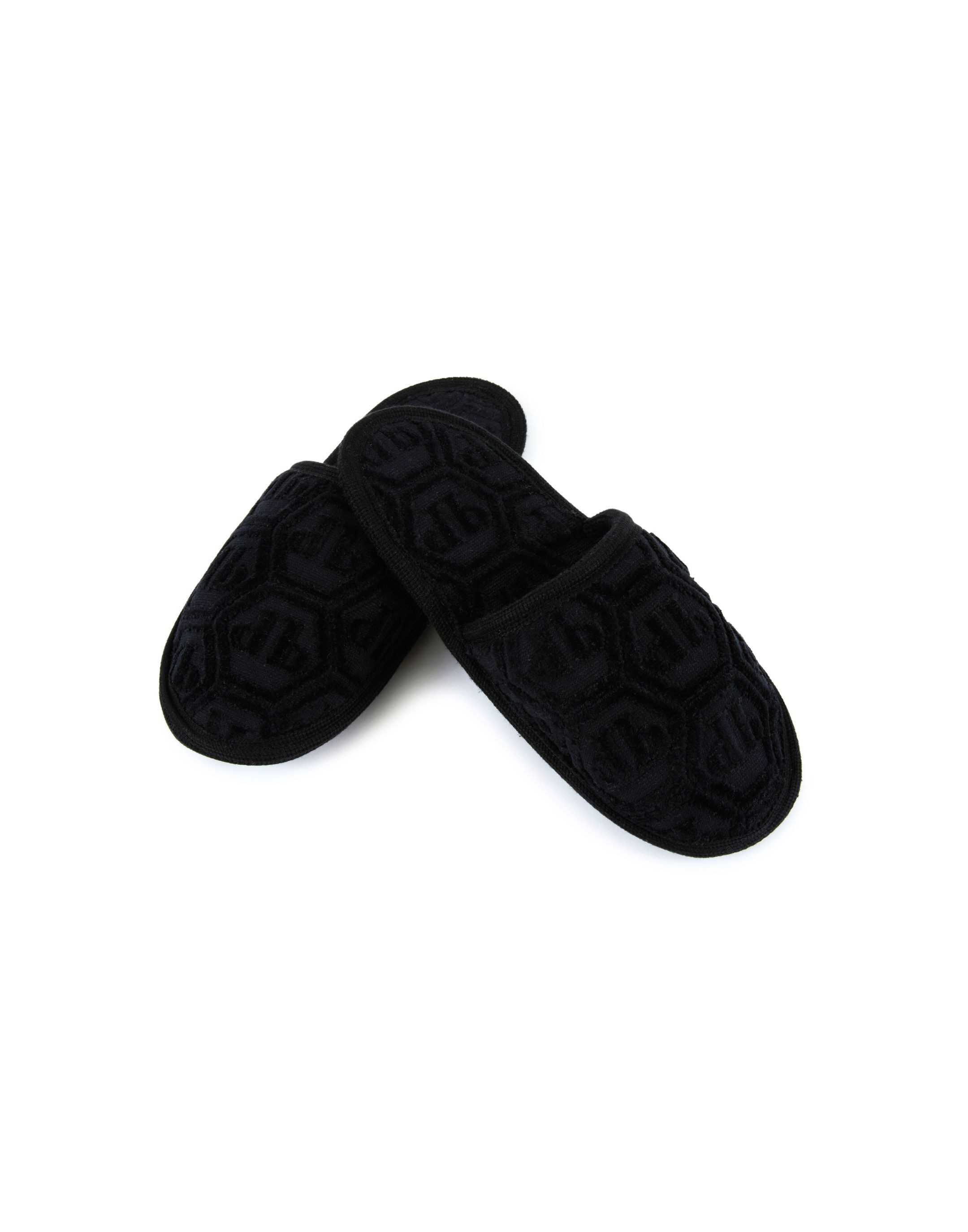 02 / black